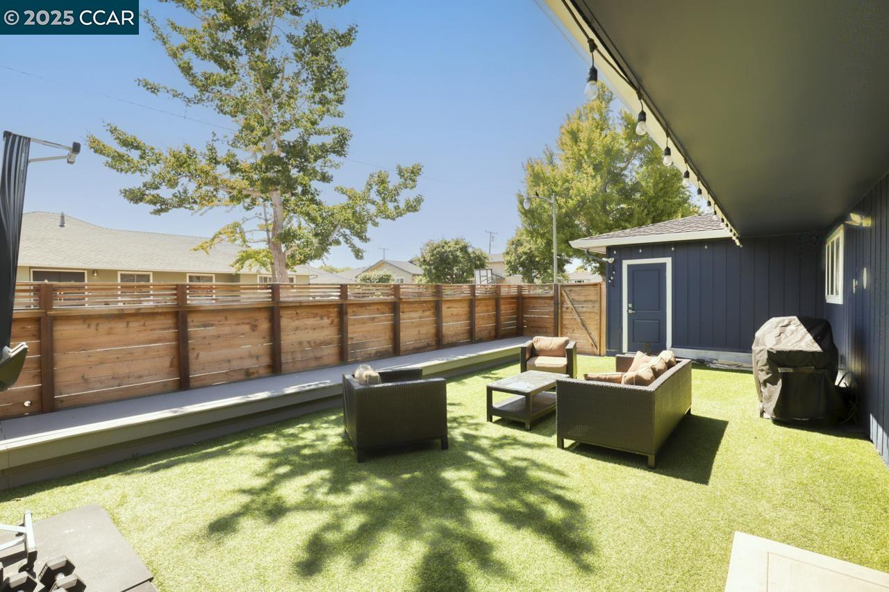 Detail Gallery Image 27 of 56 For 1349 Eastshore Dr, Alameda,  CA 94501 - 3 Beds | 3 Baths