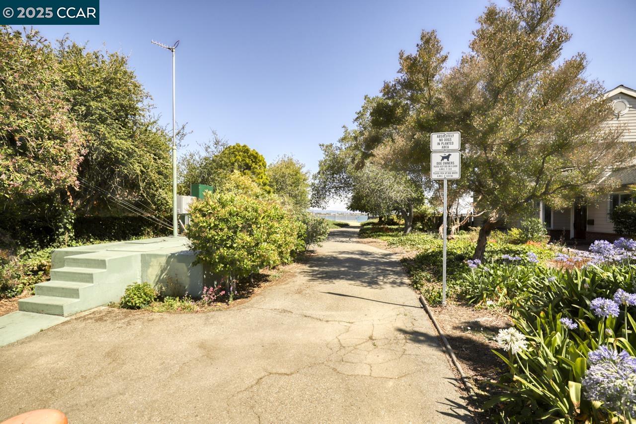 Detail Gallery Image 52 of 56 For 1349 Eastshore Dr, Alameda,  CA 94501 - 3 Beds | 3 Baths
