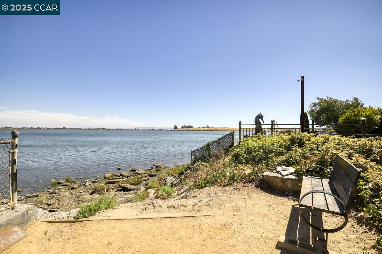 Detail Gallery Image 55 of 56 For 1349 Eastshore Dr, Alameda,  CA 94501 - 3 Beds | 3 Baths
