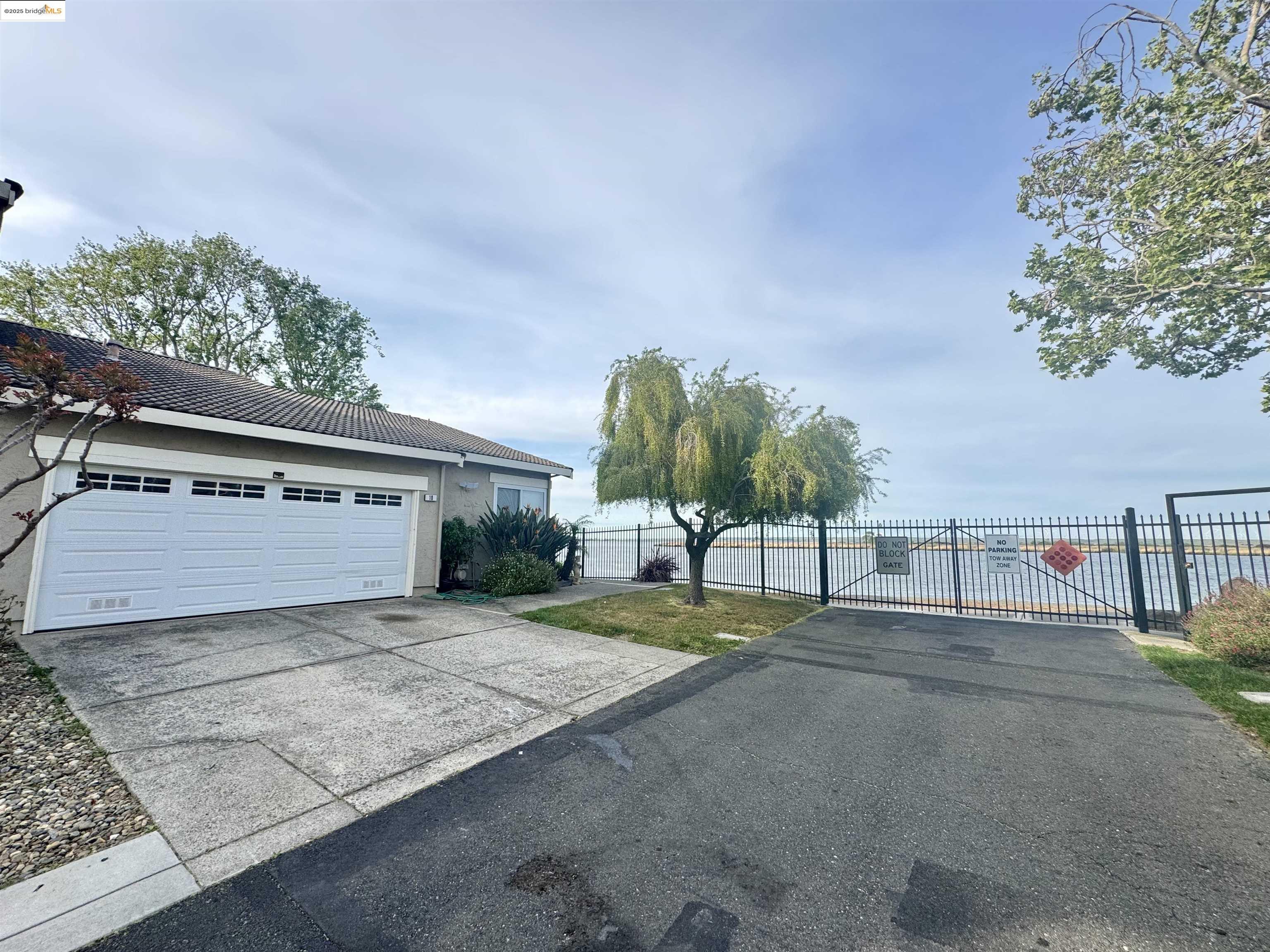 10 Sea Point Way, Pittsburg, California 94565, 3 Bedrooms Bedrooms, 7 Rooms Rooms,2 BathroomsBathrooms,Residential Lease,For Rent,10 Sea Point Way,41101646