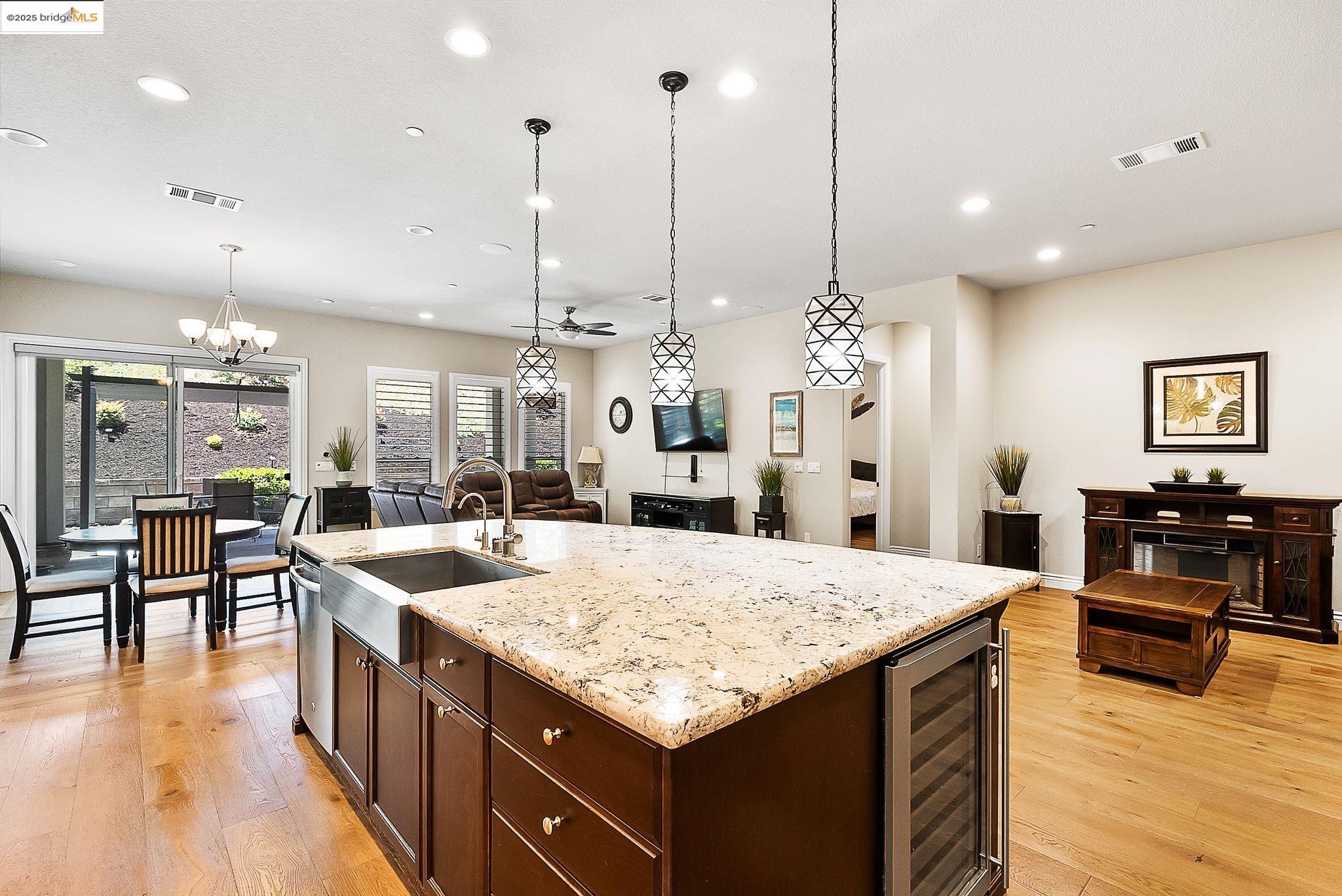 Detail Gallery Image 12 of 34 For 1627 Healing Rock Ct, Brentwood,  CA 94513 - 2 Beds | 2 Baths