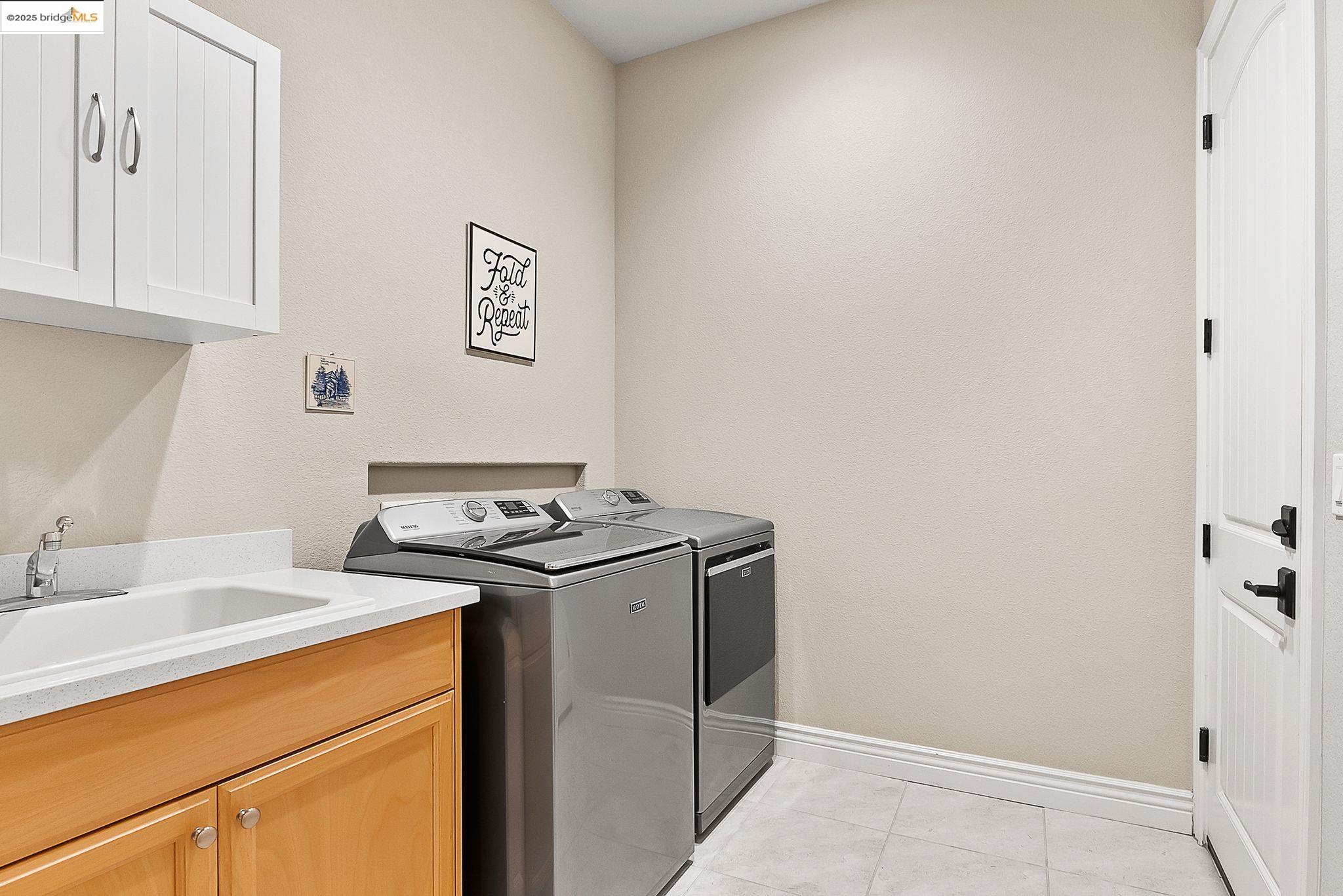 Detail Gallery Image 23 of 34 For 1627 Healing Rock Ct, Brentwood,  CA 94513 - 2 Beds | 2 Baths