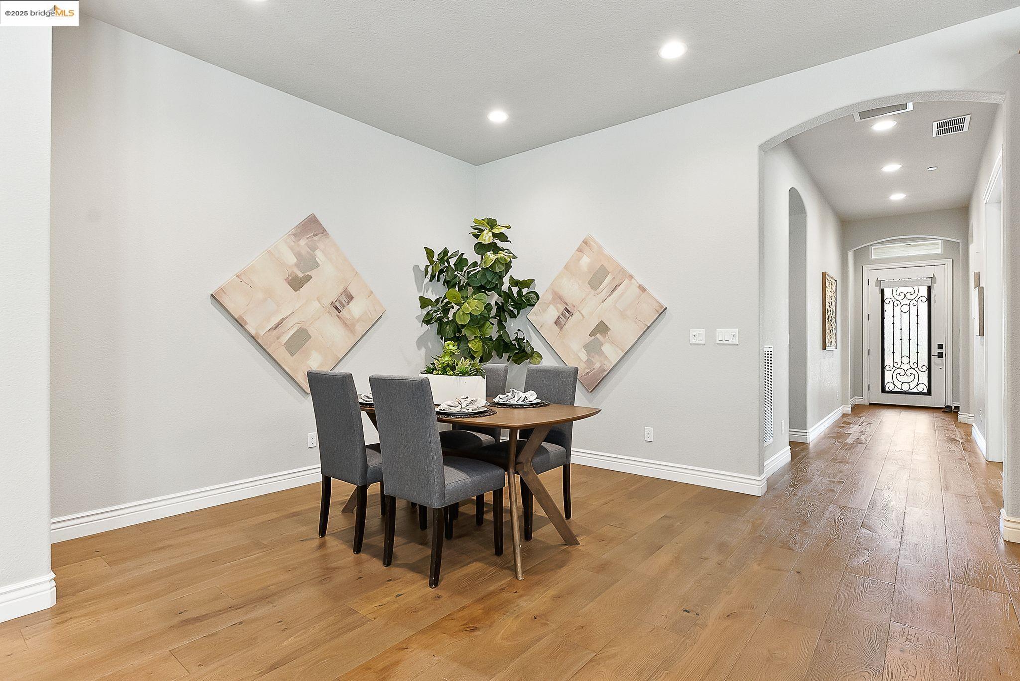 Detail Gallery Image 4 of 35 For 1627 Healing Rock Ct, Brentwood,  CA 94513 - 2 Beds | 2 Baths