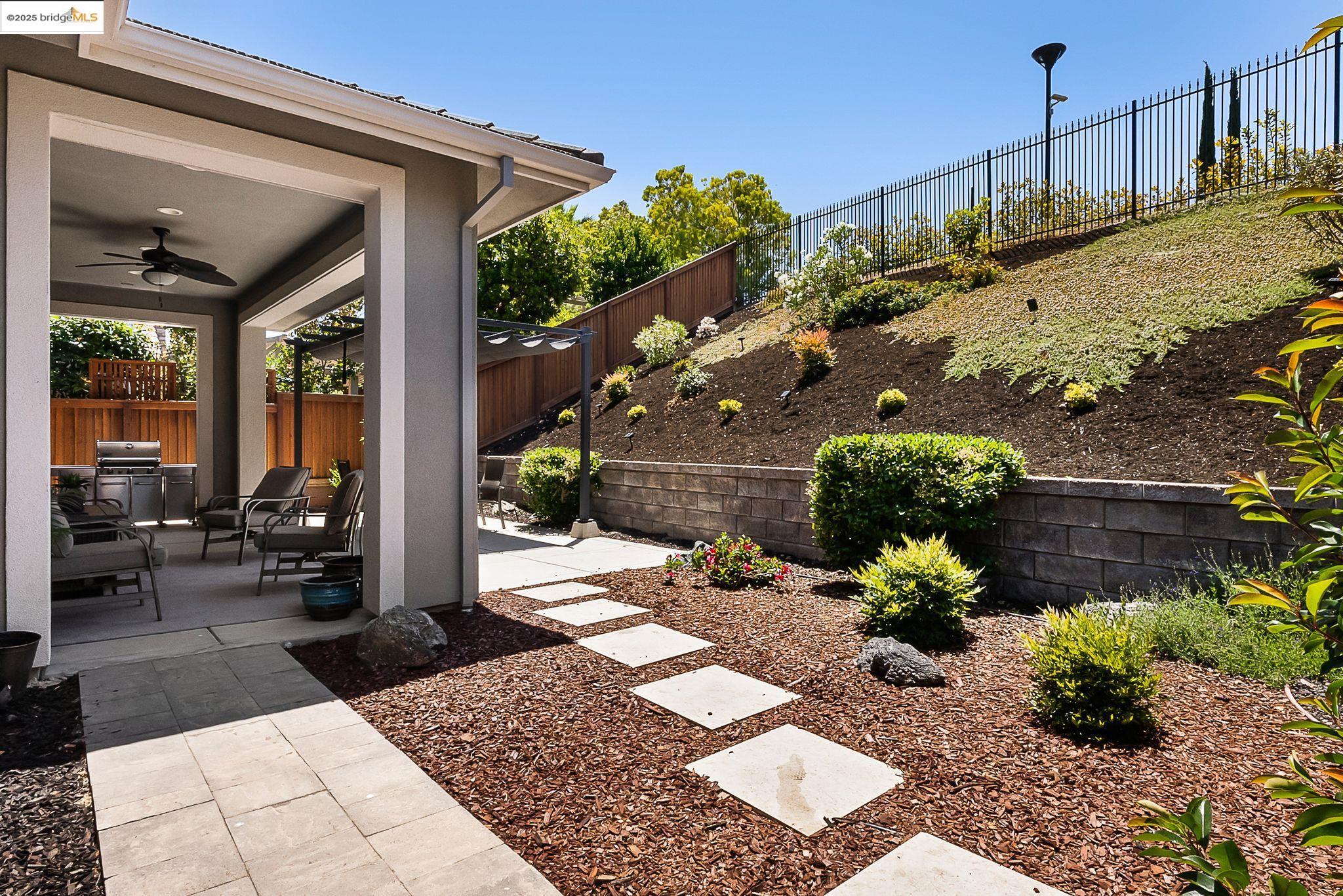 Detail Gallery Image 30 of 34 For 1627 Healing Rock Ct, Brentwood,  CA 94513 - 2 Beds | 2 Baths