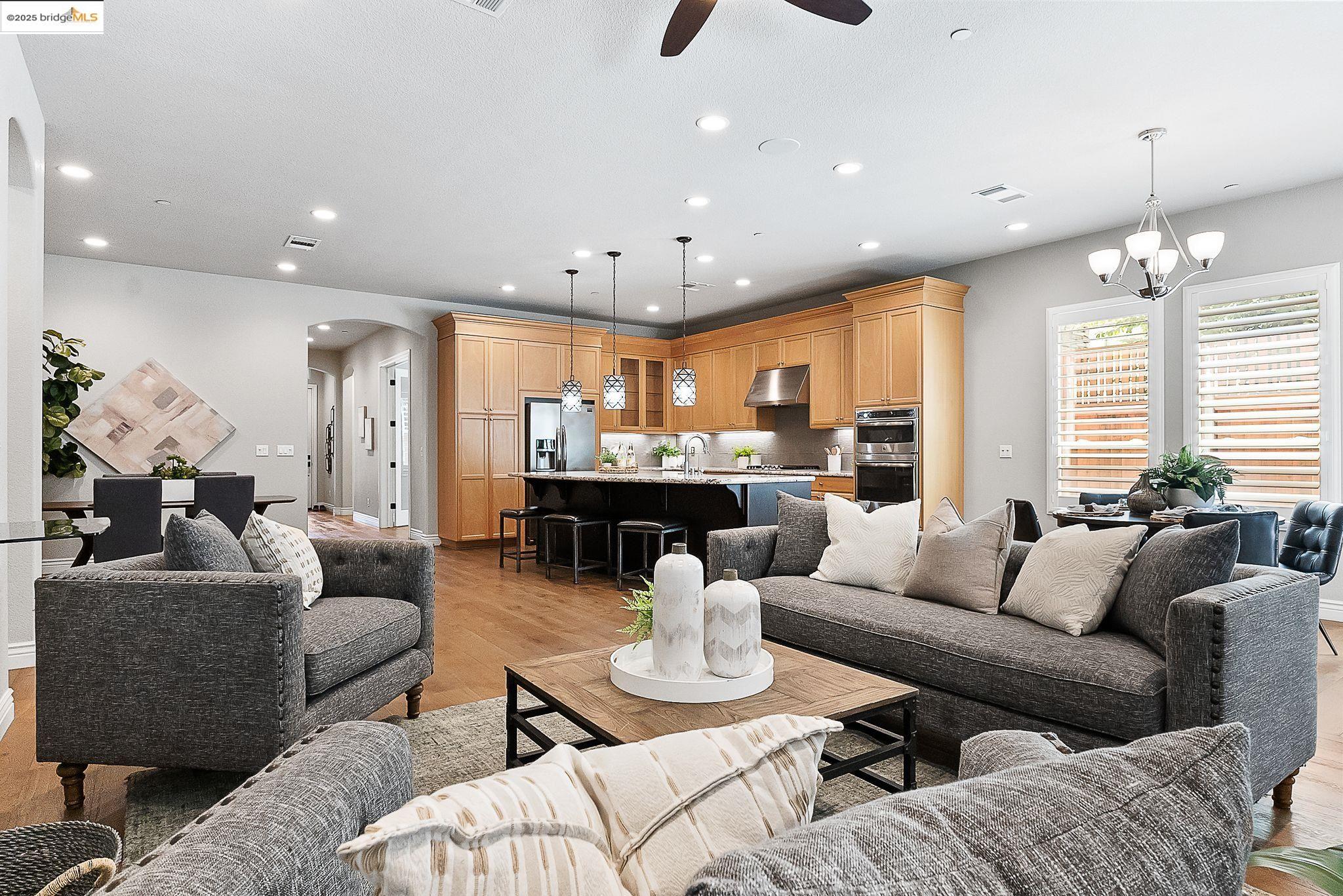 Detail Gallery Image 8 of 35 For 1627 Healing Rock Ct, Brentwood,  CA 94513 - 2 Beds | 2 Baths
