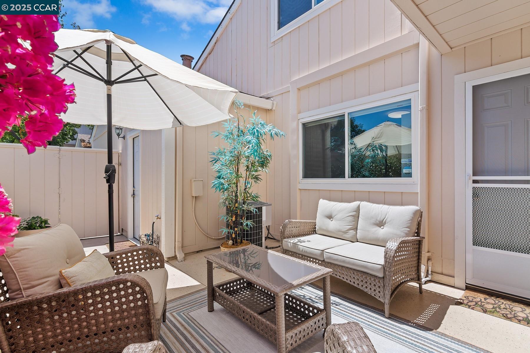 Detail Gallery Image 1 of 29 For 341 Scottsdale Rd., Pleasant Hill,  CA 94523-5117 - 3 Beds | 2/1 Baths