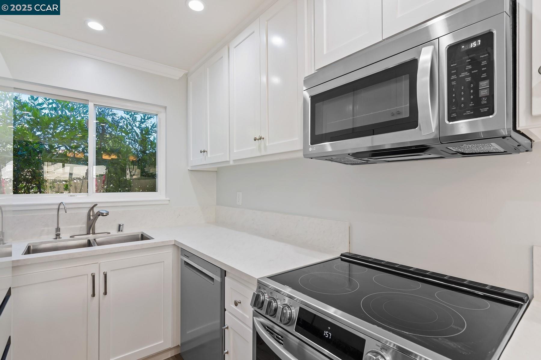 Photo #12: 41101658 Listing: Photo #12