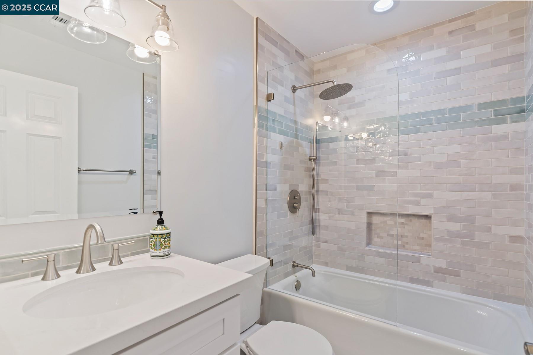 Photo #21: 41101658 Listing: Photo #21