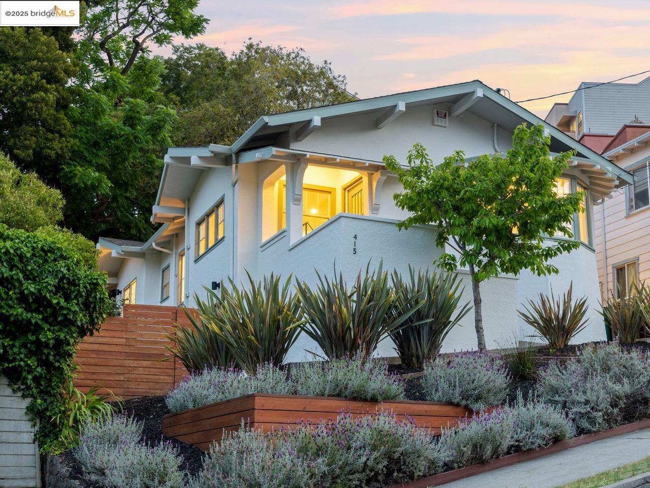 Detail Gallery Image 1 of 1 For 415 Sunnyslope Ave, Oakland,  CA 94610 - 3 Beds | 2 Baths