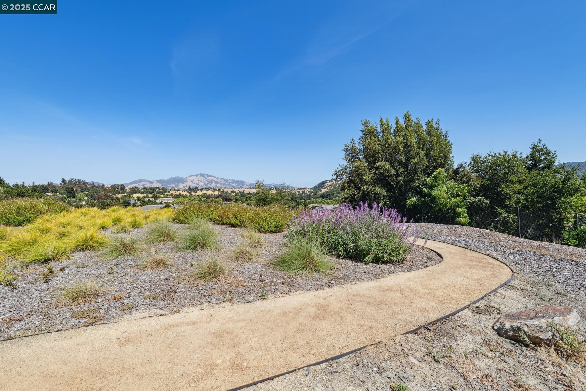 Detail Gallery Image 5 of 5 For 1736 Golden Rain Rd #2,  Walnut Creek,  CA 94595 - 2 Beds | 2 Baths