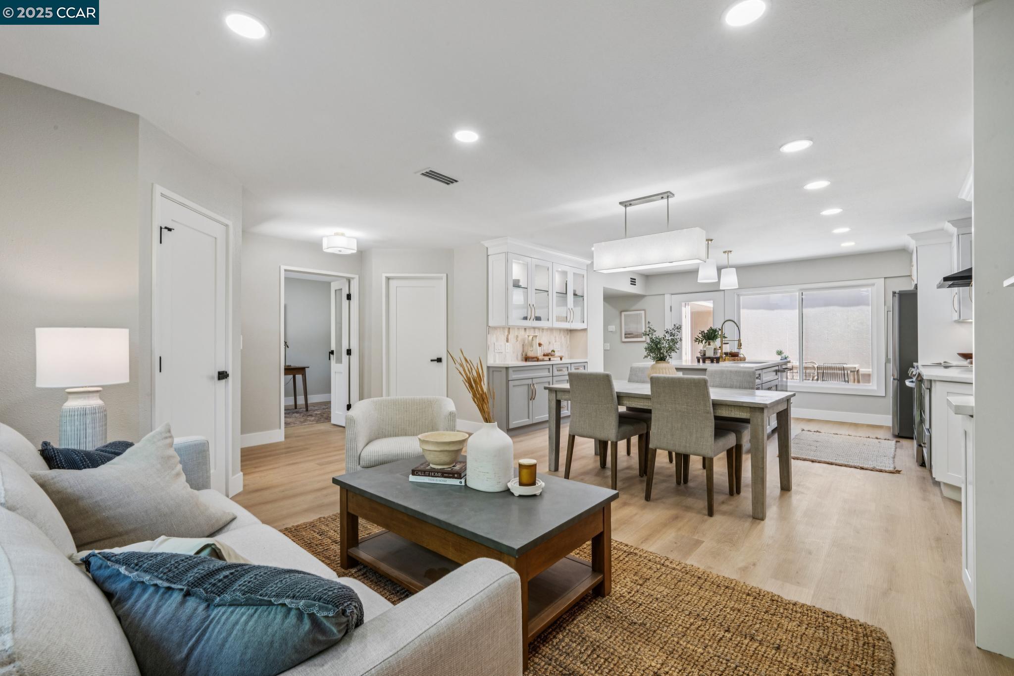 Photo #9: 41101661 Listing: Photo #9