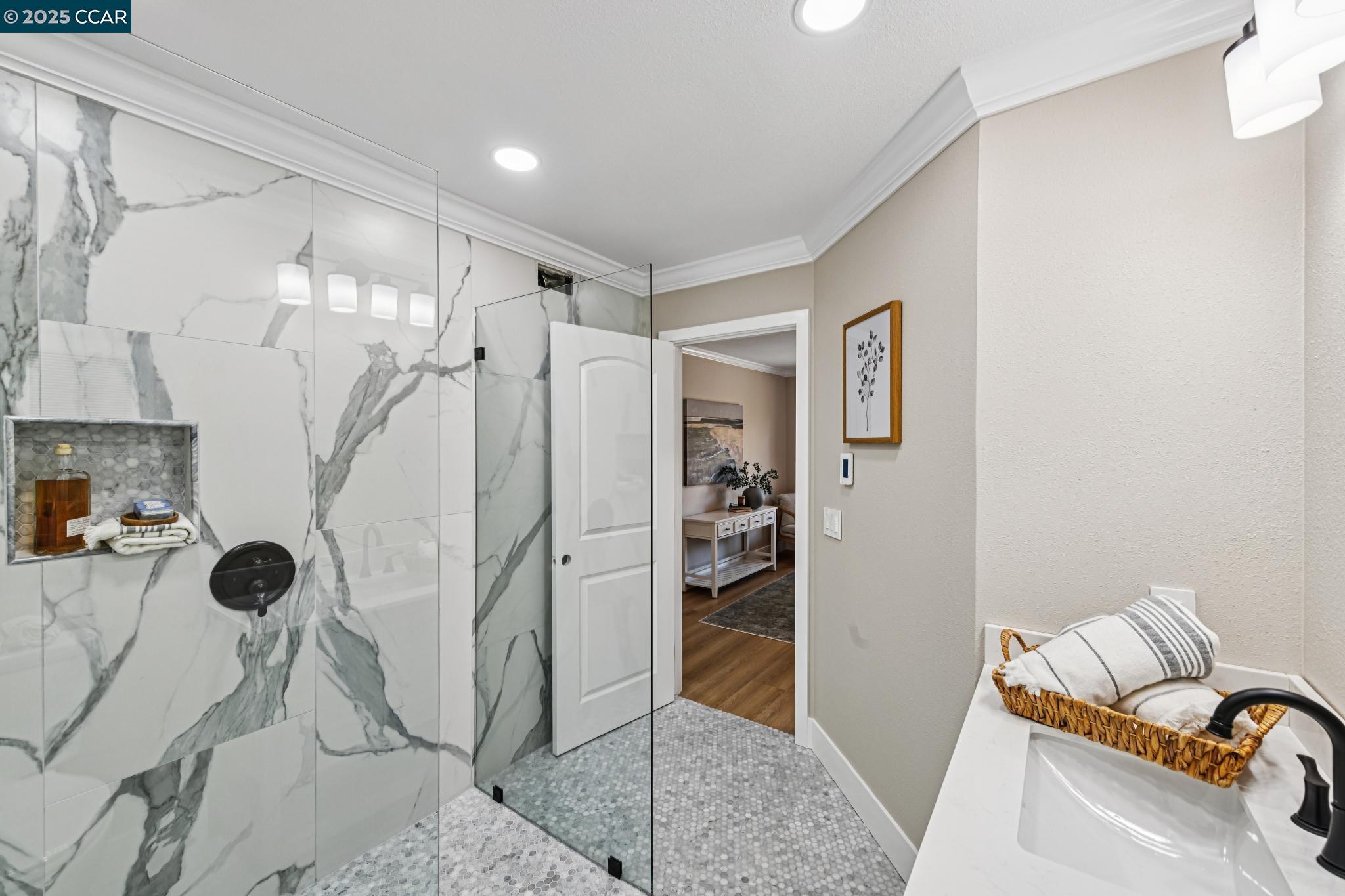 Detail Gallery Image 5 of 7 For 2101 Golden Rain Rd #14,  Walnut Creek,  CA 94595 - 2 Beds | 2 Baths
