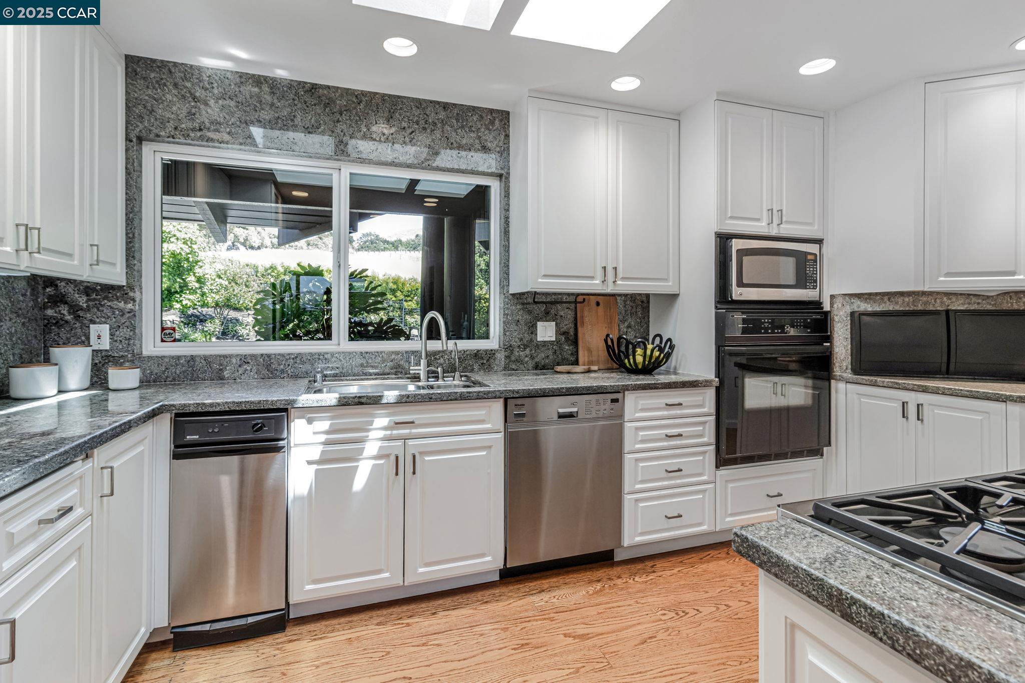 Detail Gallery Image 13 of 60 For 1960 Joseph Dr, Moraga,  CA 94556 - 5 Beds | 2/1 Baths