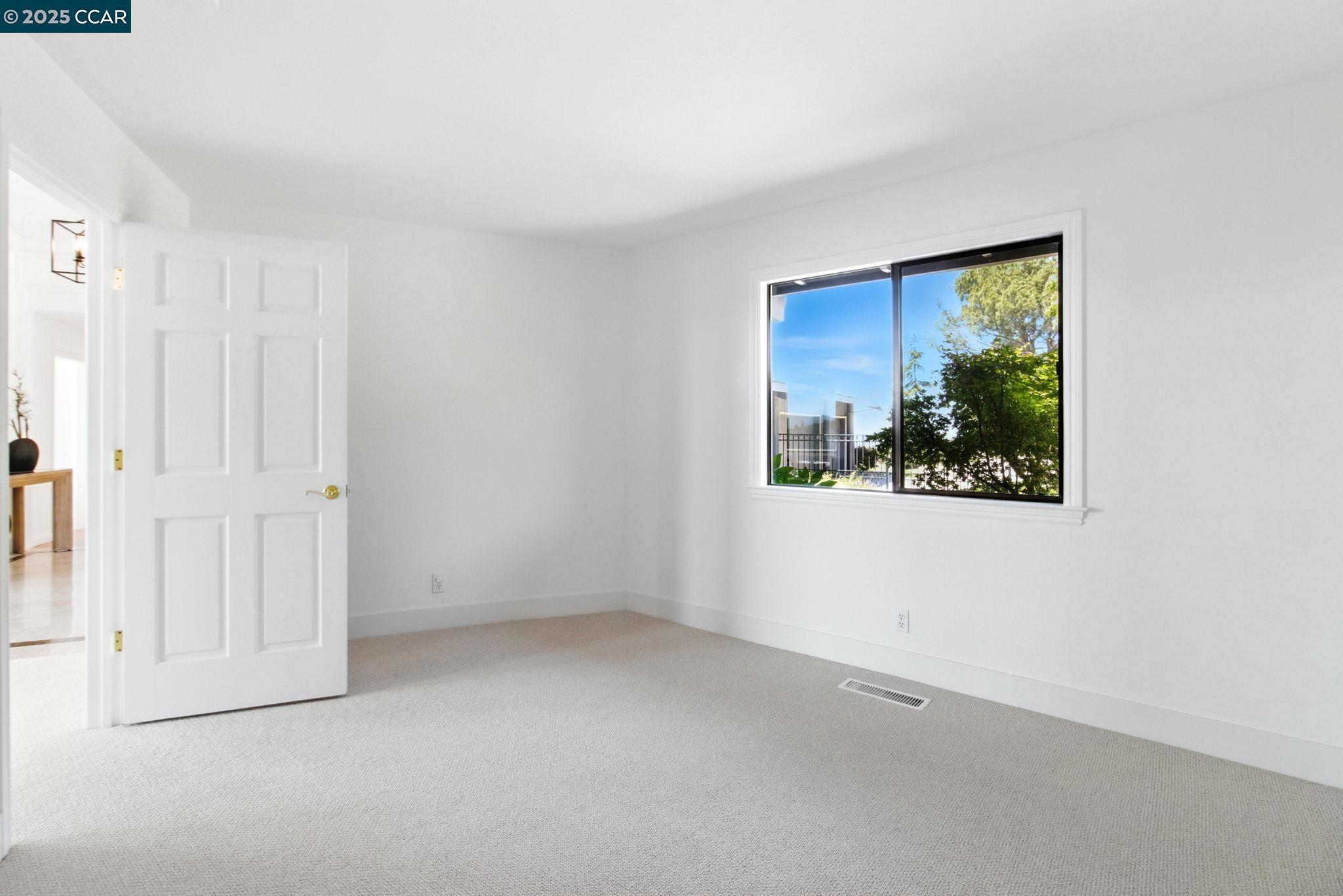 Detail Gallery Image 27 of 60 For 1960 Joseph Dr, Moraga,  CA 94556 - 5 Beds | 2/1 Baths