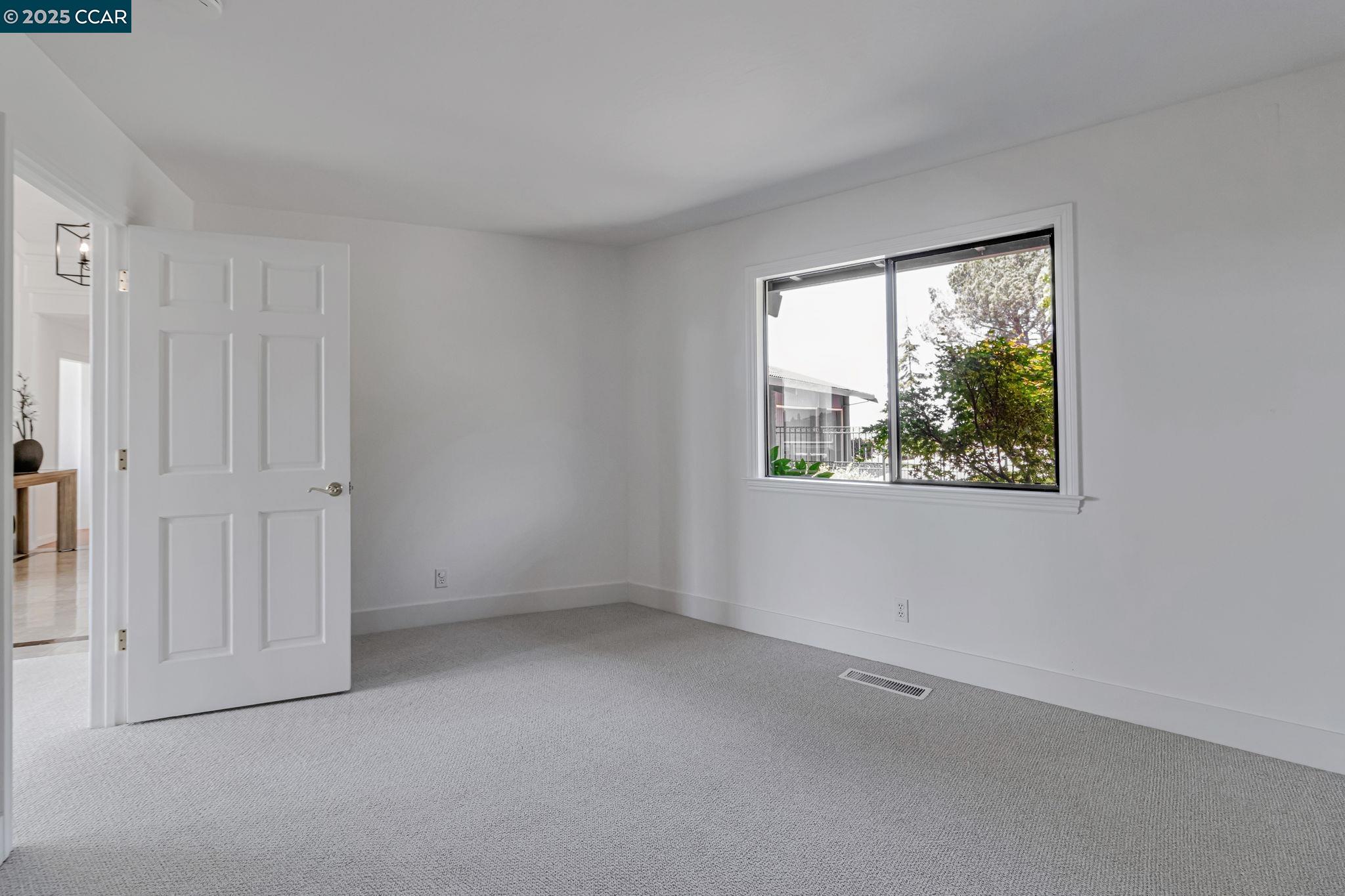 Detail Gallery Image 27 of 60 For 1960 Joseph Dr, Moraga,  CA 94556 - 5 Beds | 2/1 Baths