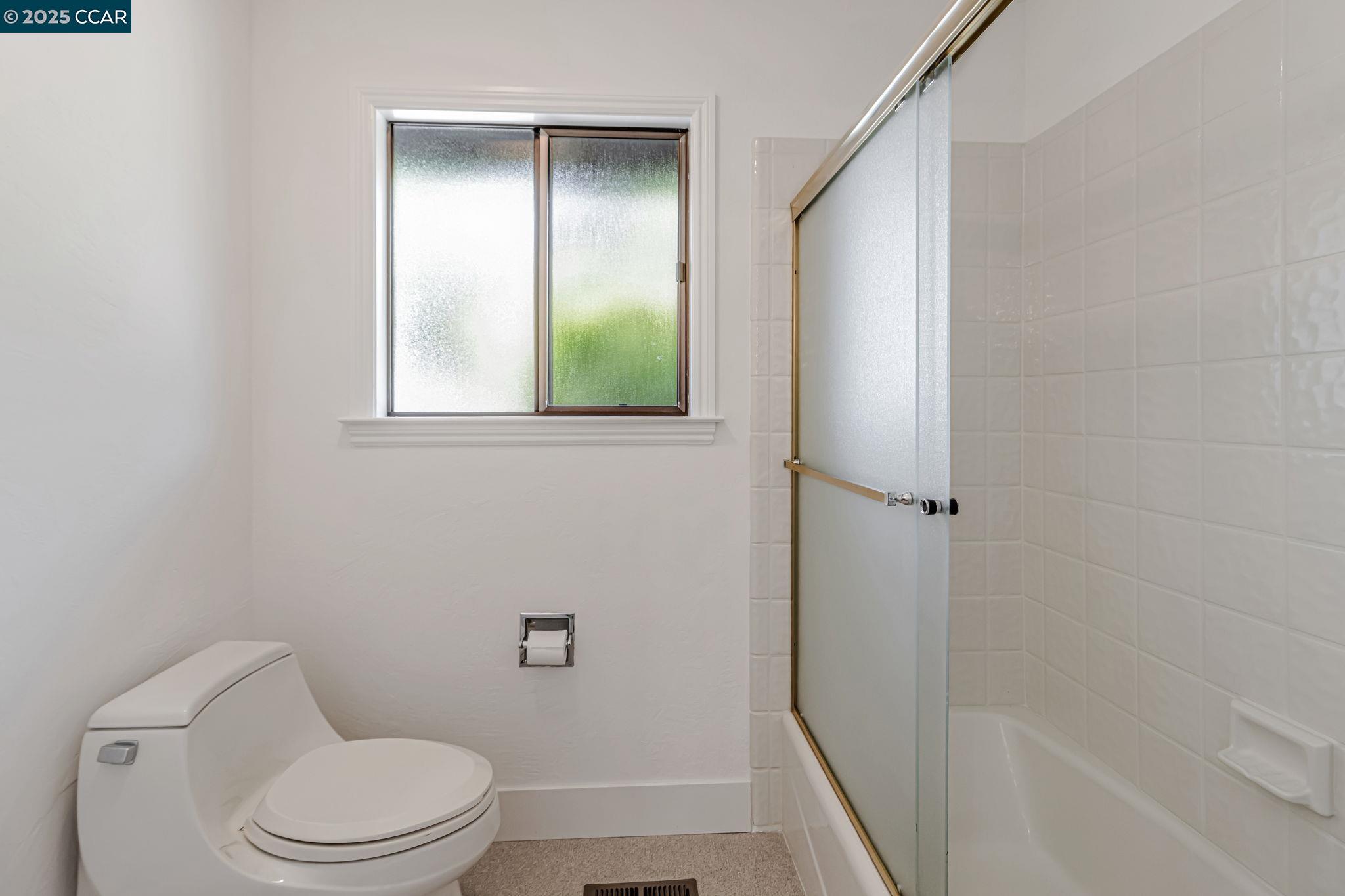 Detail Gallery Image 30 of 60 For 1960 Joseph Dr, Moraga,  CA 94556 - 5 Beds | 2/1 Baths
