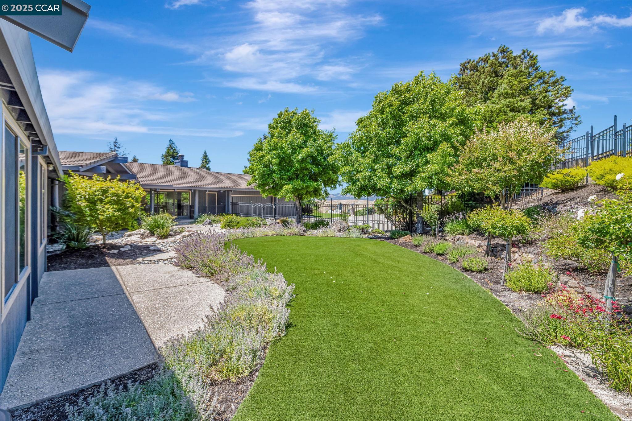 Detail Gallery Image 37 of 60 For 1960 Joseph Dr, Moraga,  CA 94556 - 5 Beds | 2/1 Baths