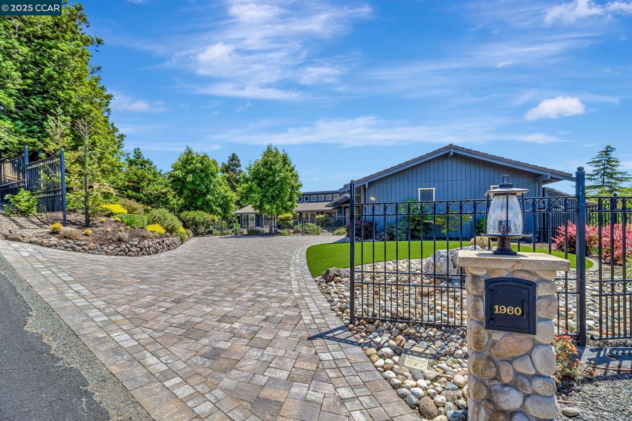 Detail Gallery Image 48 of 60 For 1960 Joseph Dr, Moraga,  CA 94556 - 5 Beds | 2/1 Baths