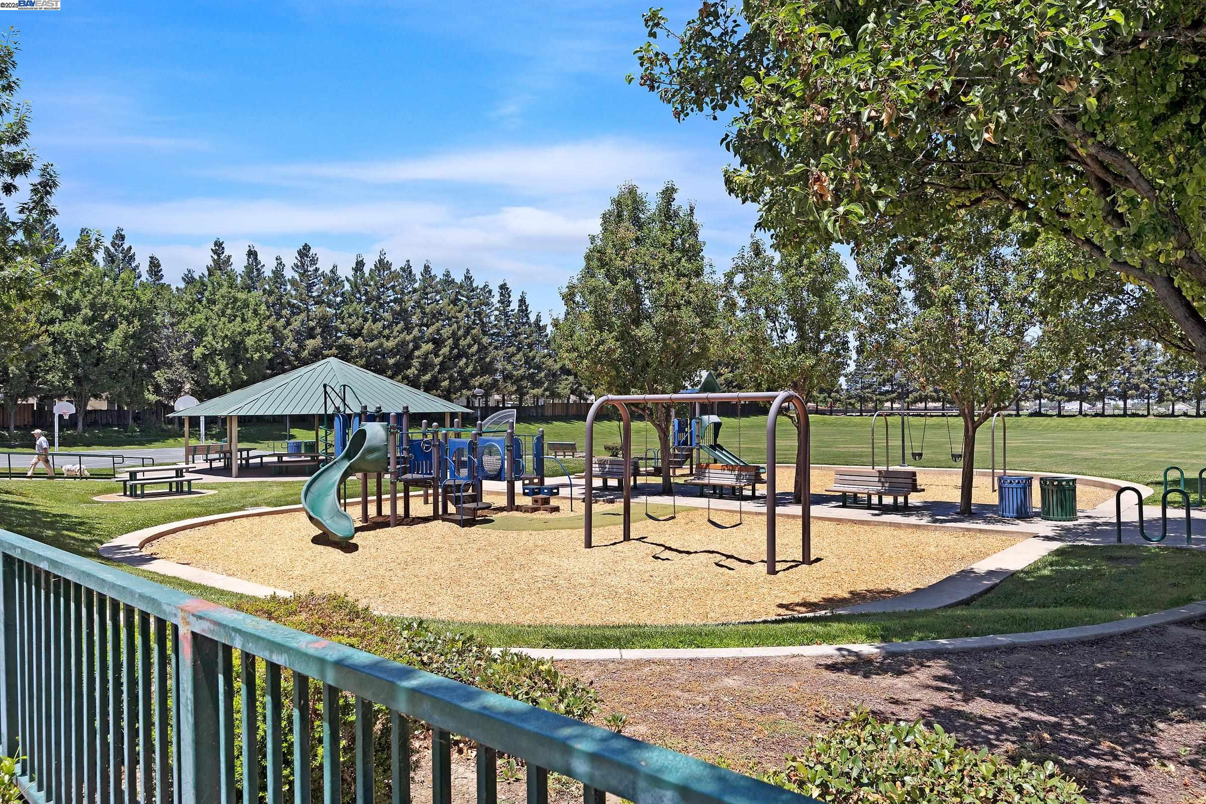 Detail Gallery Image 31 of 58 For 2662 Pyramid Dr, Tracy,  CA 95304 - 4 Beds | 2/1 Baths