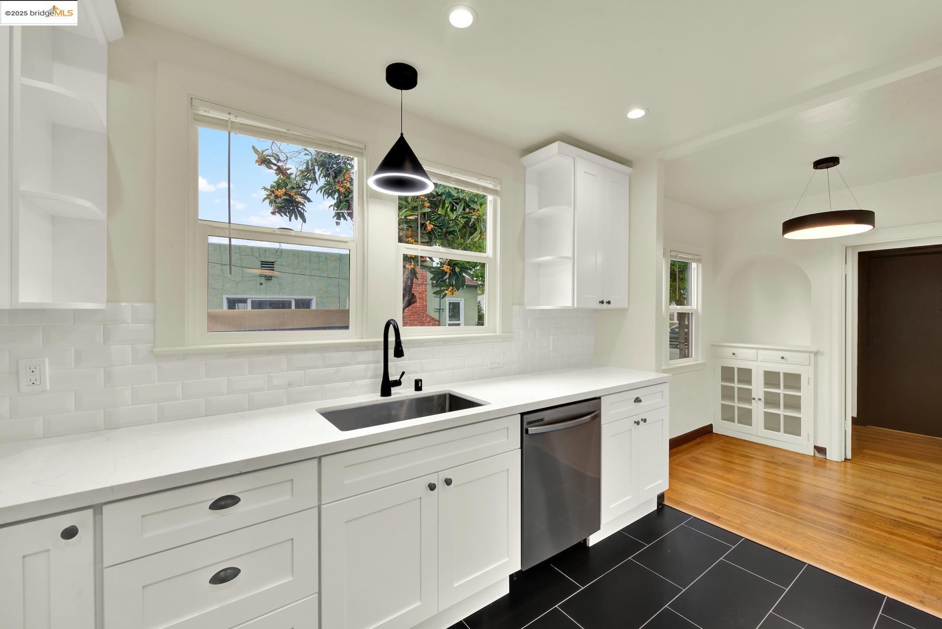 Detail Gallery Image 14 of 58 For 971 34th St, Richmond,  CA 94805 - 4 Beds | 2 Baths