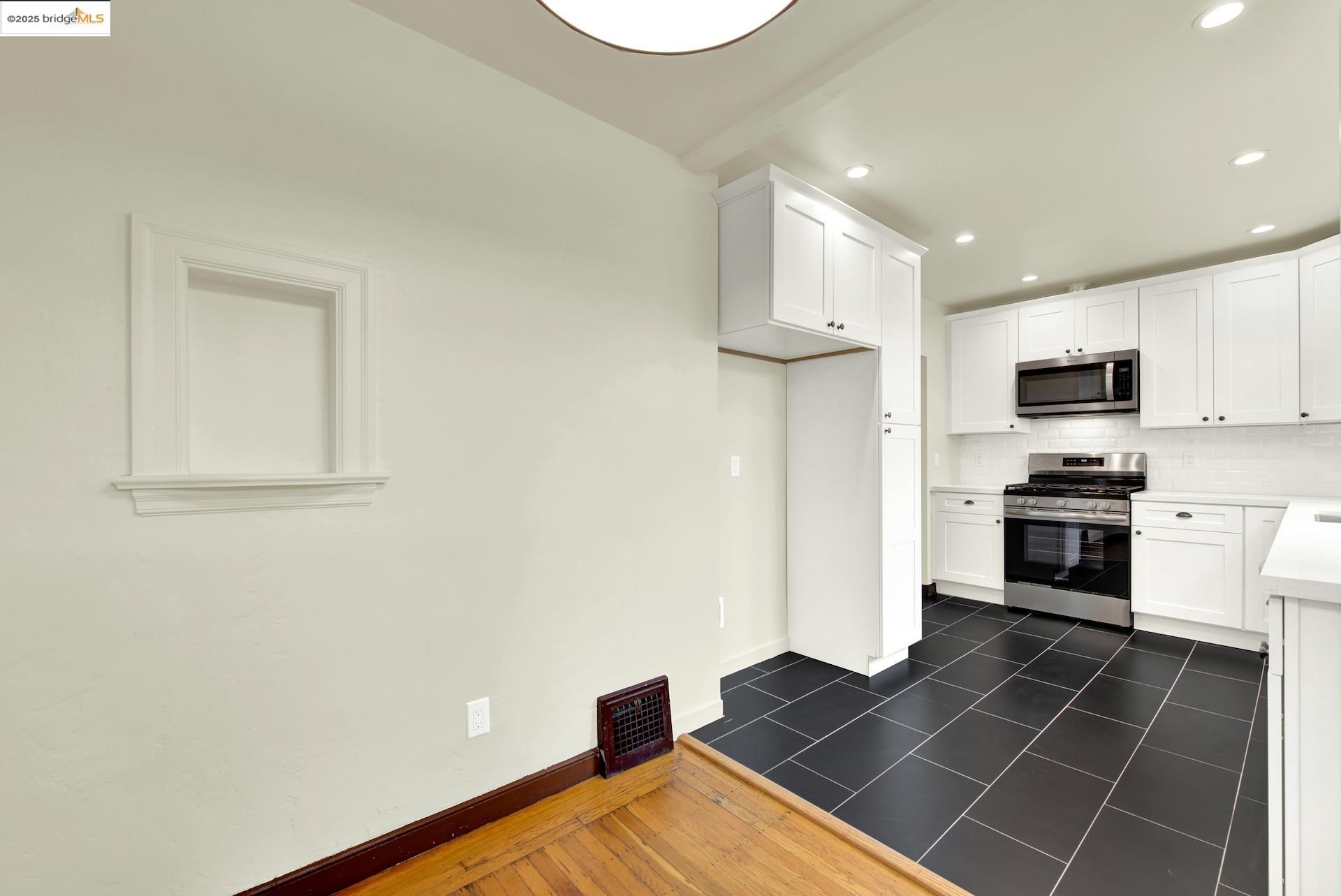 Detail Gallery Image 18 of 58 For 971 34th St, Richmond,  CA 94805 - 4 Beds | 2 Baths