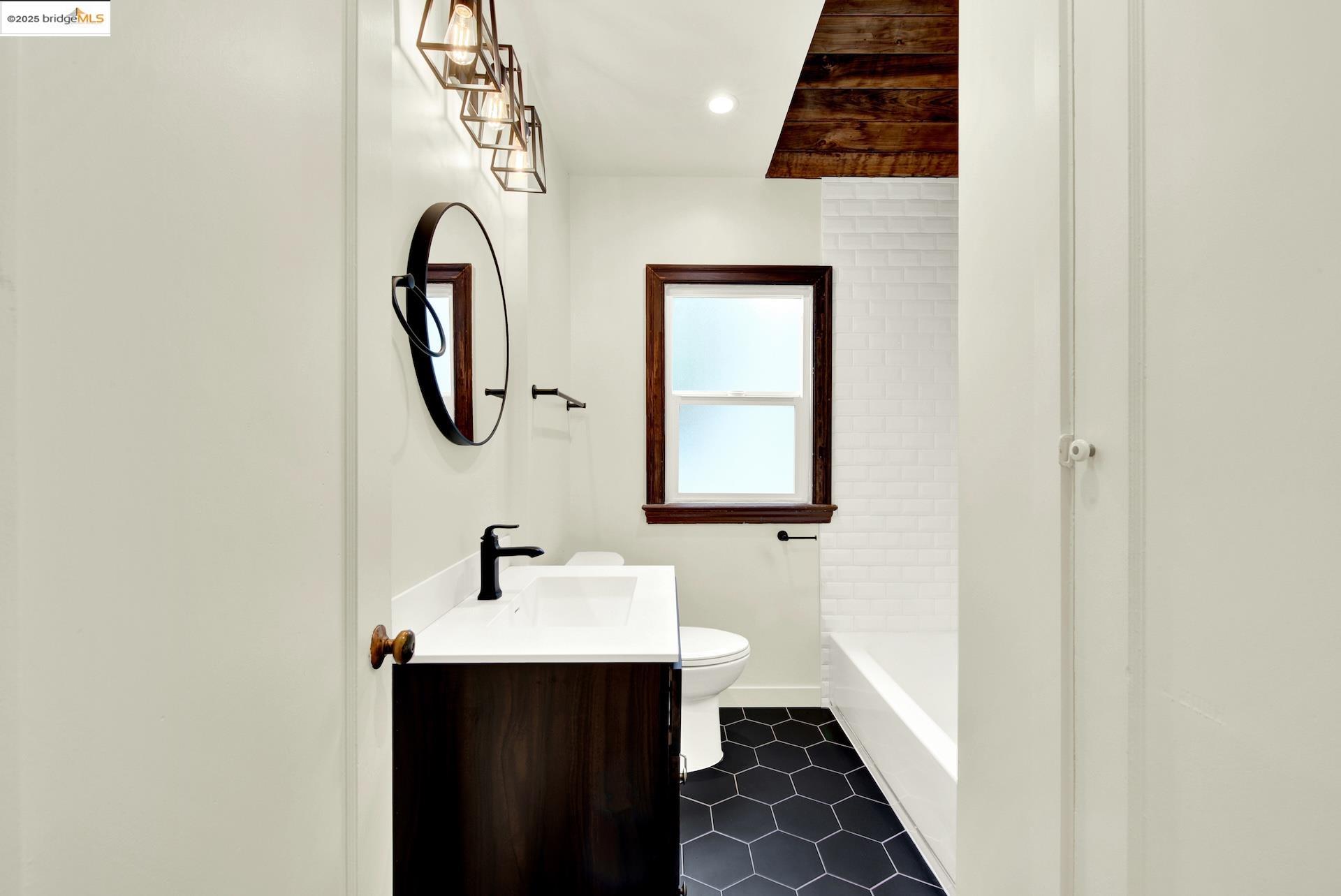 Detail Gallery Image 22 of 58 For 971 34th St, Richmond,  CA 94805 - 4 Beds | 2 Baths