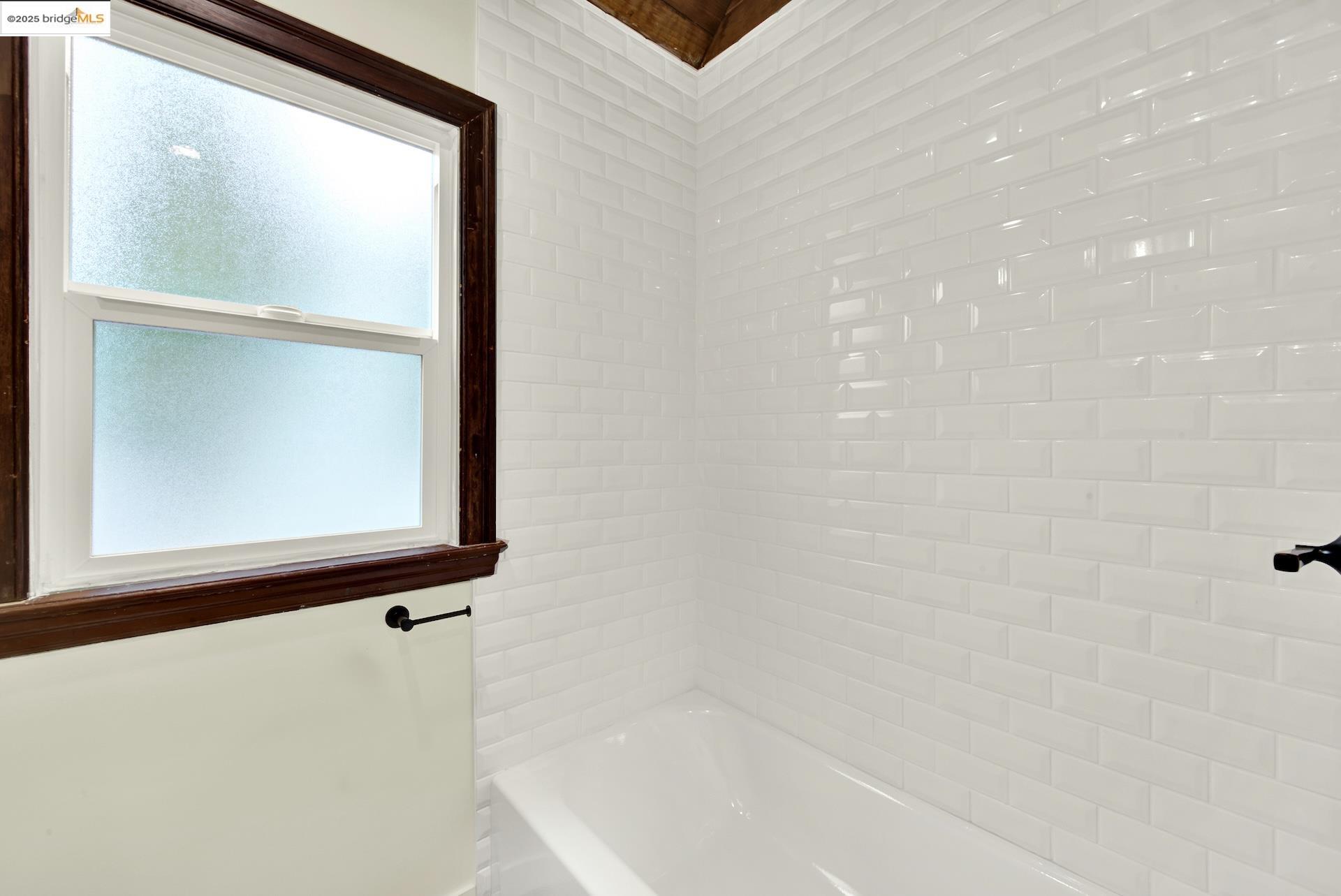 Detail Gallery Image 23 of 58 For 971 34th St, Richmond,  CA 94805 - 4 Beds | 2 Baths