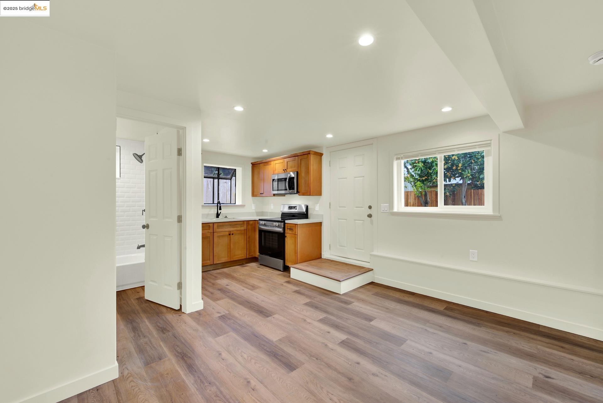 Detail Gallery Image 49 of 58 For 971 34th St, Richmond,  CA 94805 - 4 Beds | 2 Baths