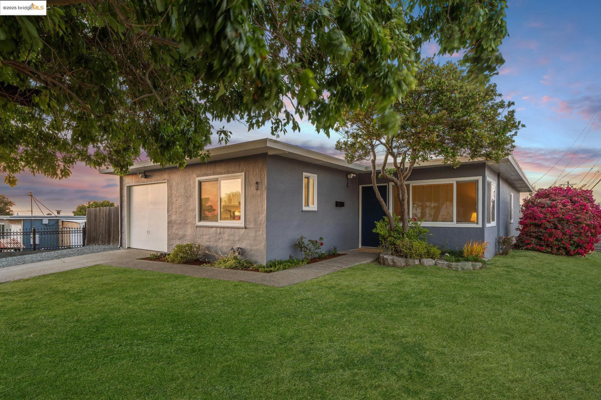 Detail Gallery Image 1 of 1 For 1 Denise Dr, San Pablo,  CA 94806 - 4 Beds | 2 Baths