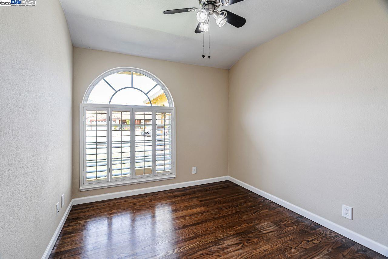 Detail Gallery Image 16 of 46 For 625 Jim Dr, San Jose,  CA 95133 - 3 Beds | 2 Baths