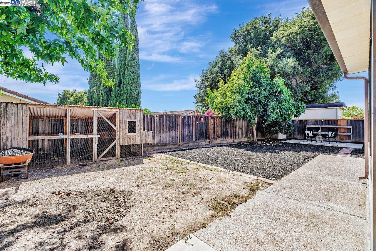 Detail Gallery Image 26 of 46 For 625 Jim Dr, San Jose,  CA 95133 - 3 Beds | 2 Baths