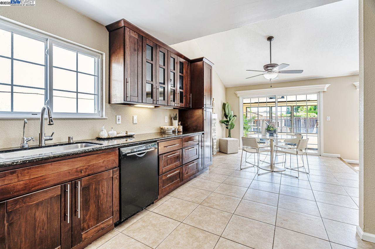 Detail Gallery Image 6 of 46 For 625 Jim Dr, San Jose,  CA 95133 - 3 Beds | 2 Baths