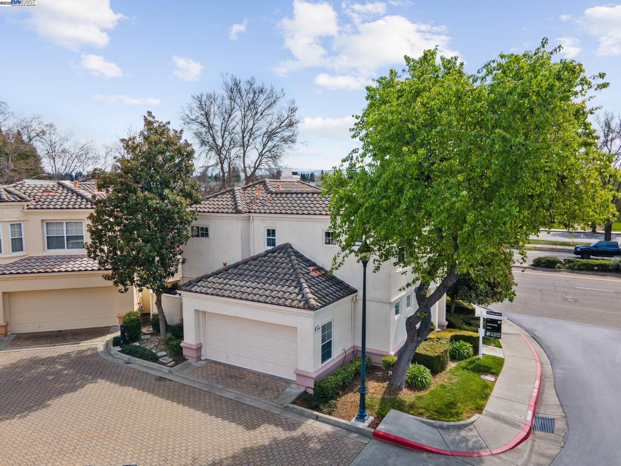 Detail Gallery Image 2 of 52 For 2909 Moreno Ave, Pleasanton,  CA 94588 - 3 Beds | 2/1 Baths