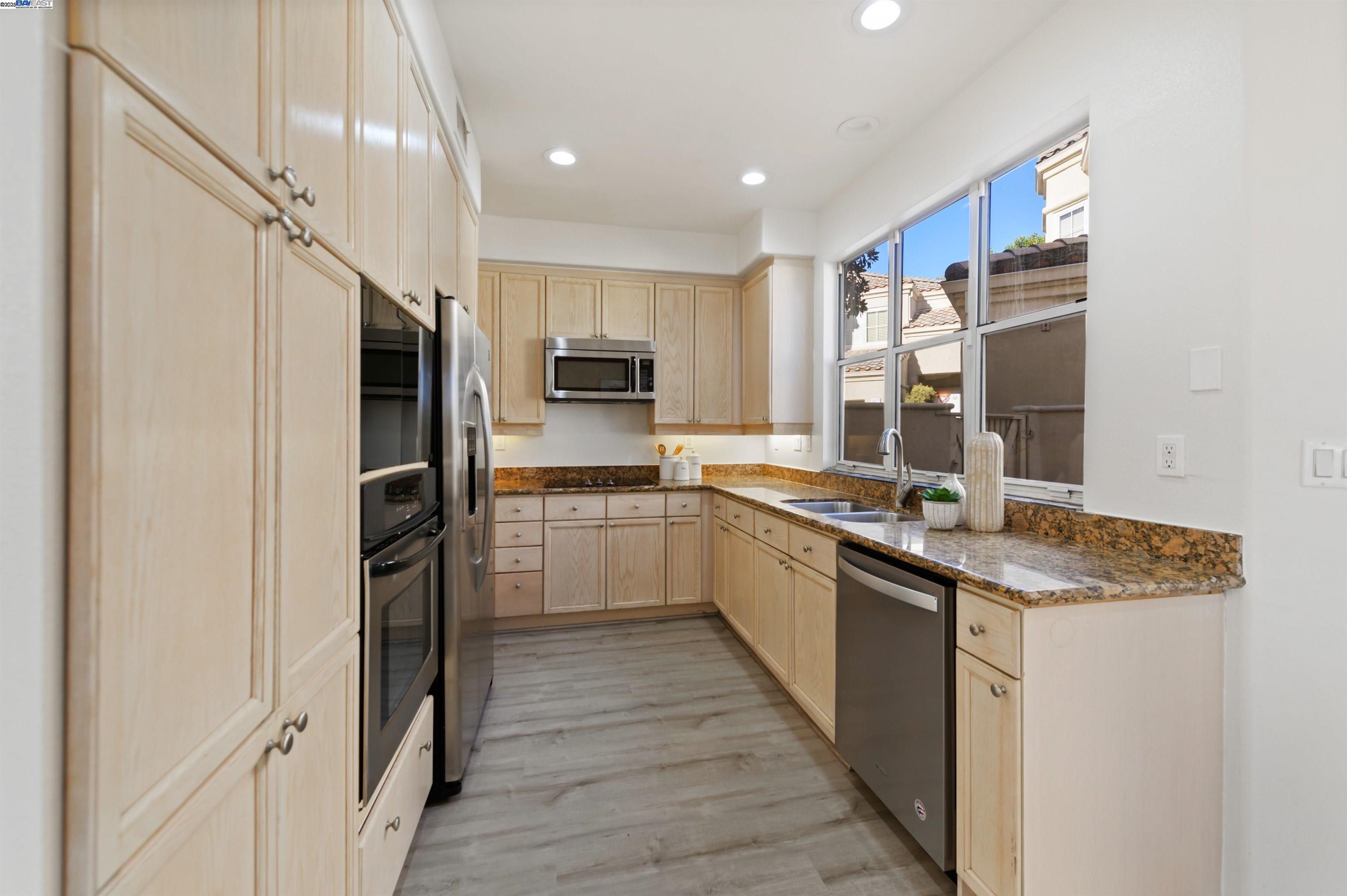 Detail Gallery Image 18 of 52 For 2909 Moreno Ave, Pleasanton,  CA 94588 - 3 Beds | 2/1 Baths