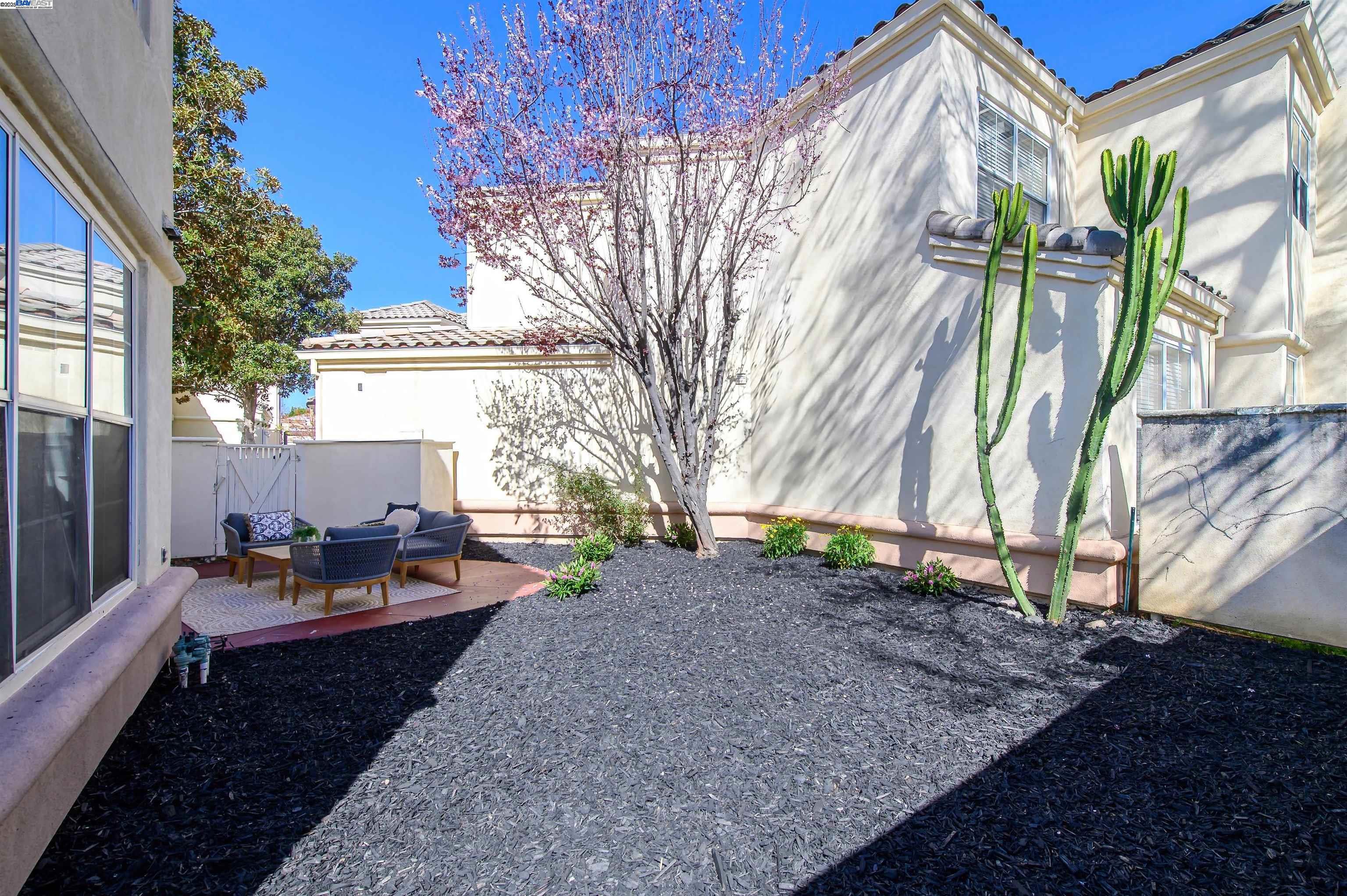Detail Gallery Image 43 of 52 For 2909 Moreno Ave, Pleasanton,  CA 94588 - 3 Beds | 2/1 Baths