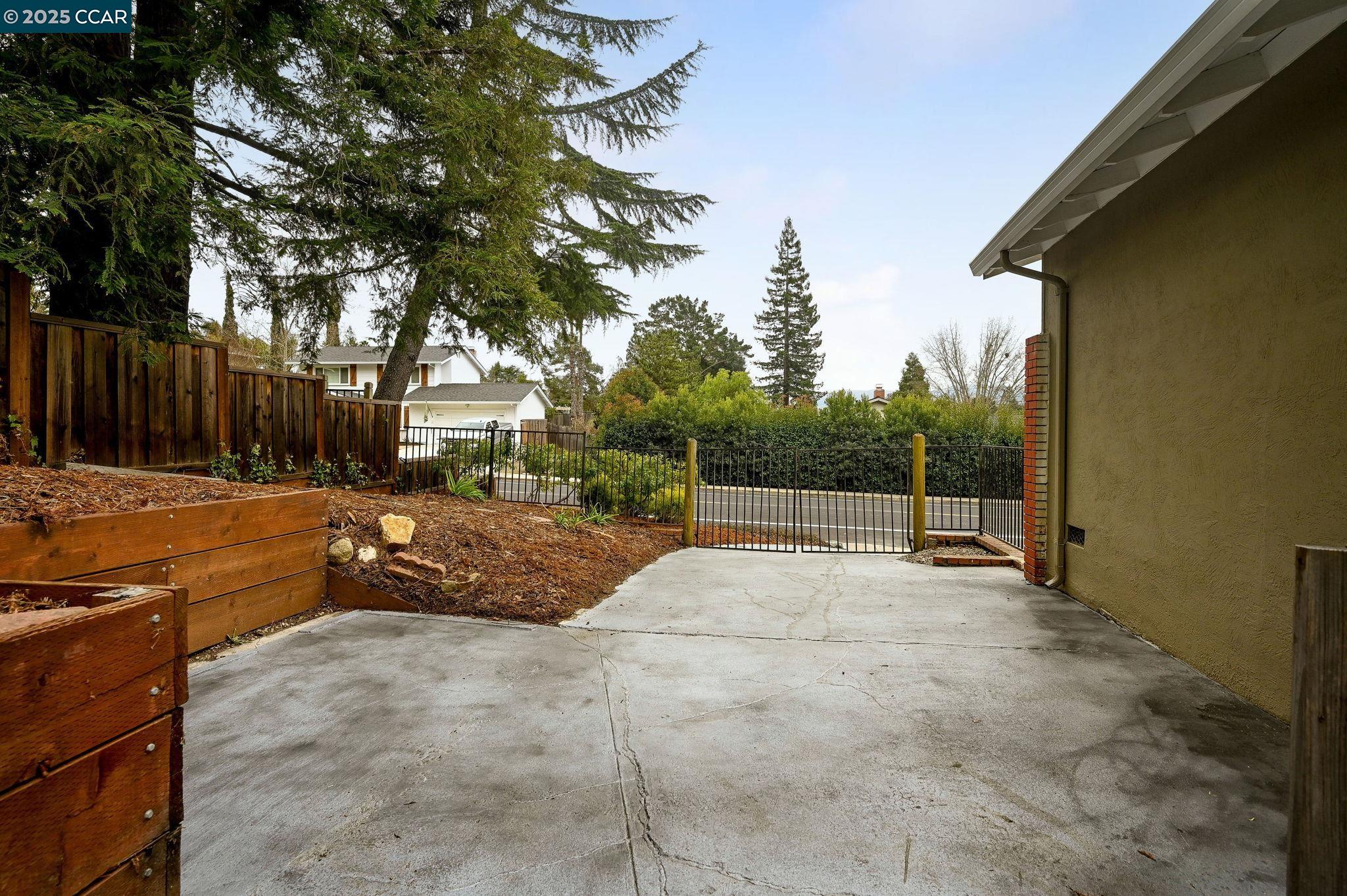 260 SAINT CHRISTOPHER DR, DANVILLE, CA 94526  Photo 3