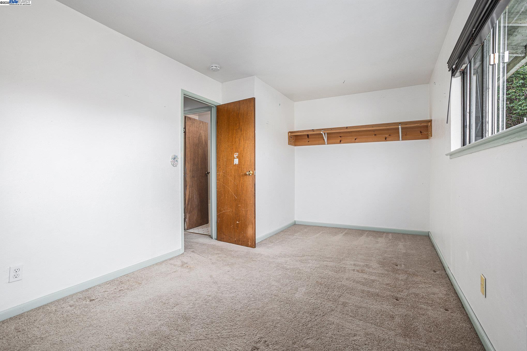 Detail Gallery Image 12 of 35 For 925 Grandview Ave, Martinez,  CA 94553 - 4 Beds | 2 Baths