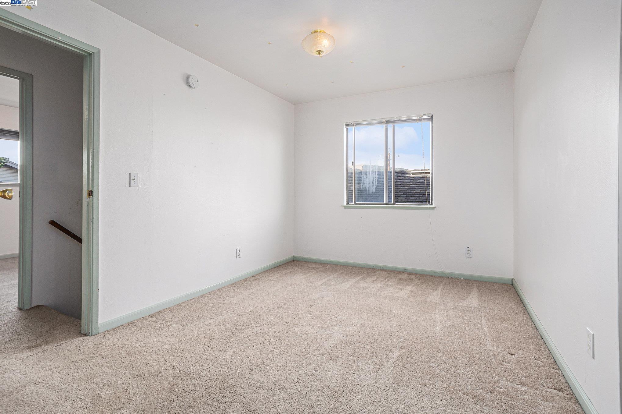 Detail Gallery Image 13 of 35 For 925 Grandview Ave, Martinez,  CA 94553 - 4 Beds | 2 Baths