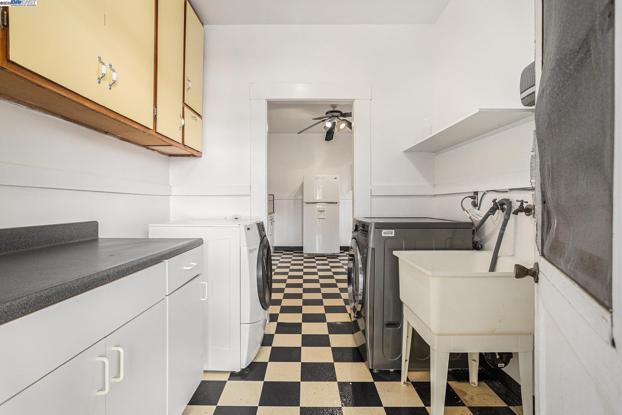 Detail Gallery Image 18 of 35 For 925 Grandview Ave, Martinez,  CA 94553 - 4 Beds | 2 Baths