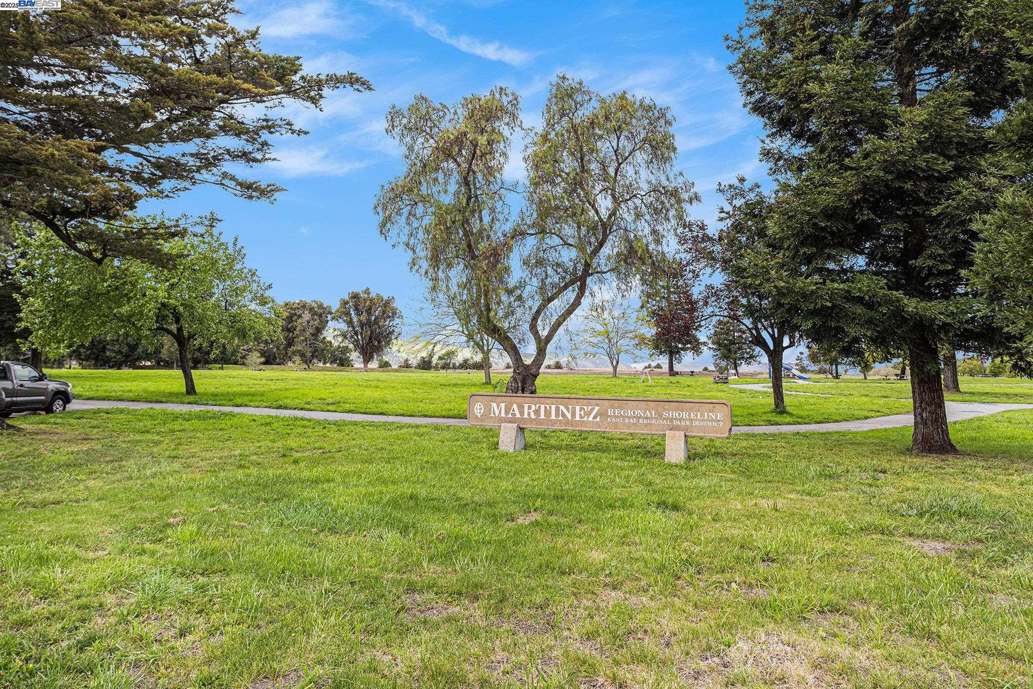 Detail Gallery Image 29 of 35 For 925 Grandview Ave, Martinez,  CA 94553 - 4 Beds | 2 Baths