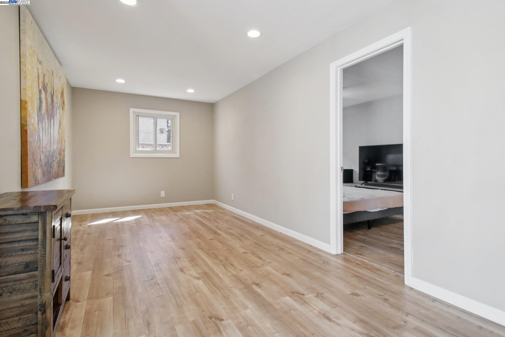 Detail Gallery Image 32 of 47 For 1900 Chestnut St, Santa Clara,  CA 95054-1736 - 4 Beds | 3 Baths