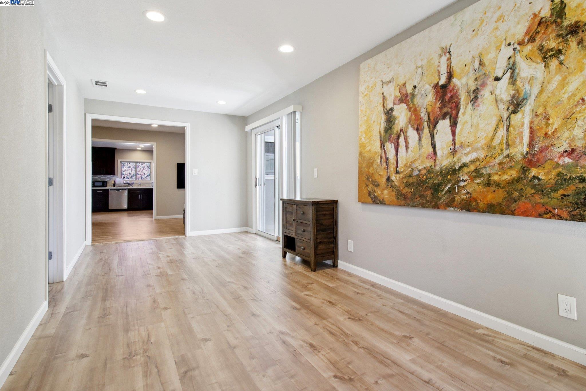 Detail Gallery Image 33 of 47 For 1900 Chestnut St, Santa Clara,  CA 95054-1736 - 4 Beds | 3 Baths