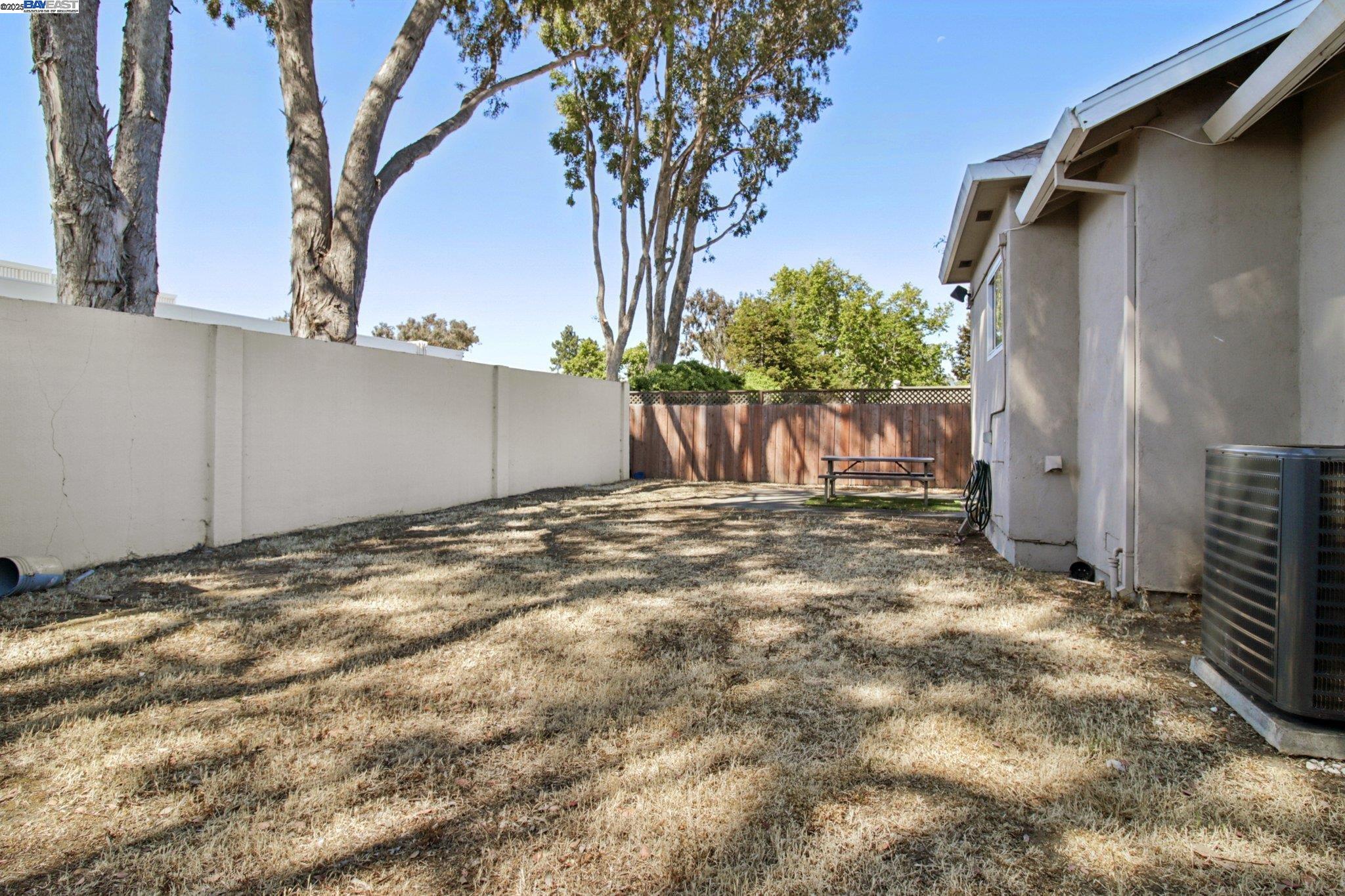 Detail Gallery Image 44 of 47 For 1900 Chestnut St, Santa Clara,  CA 95054-1736 - 4 Beds | 3 Baths