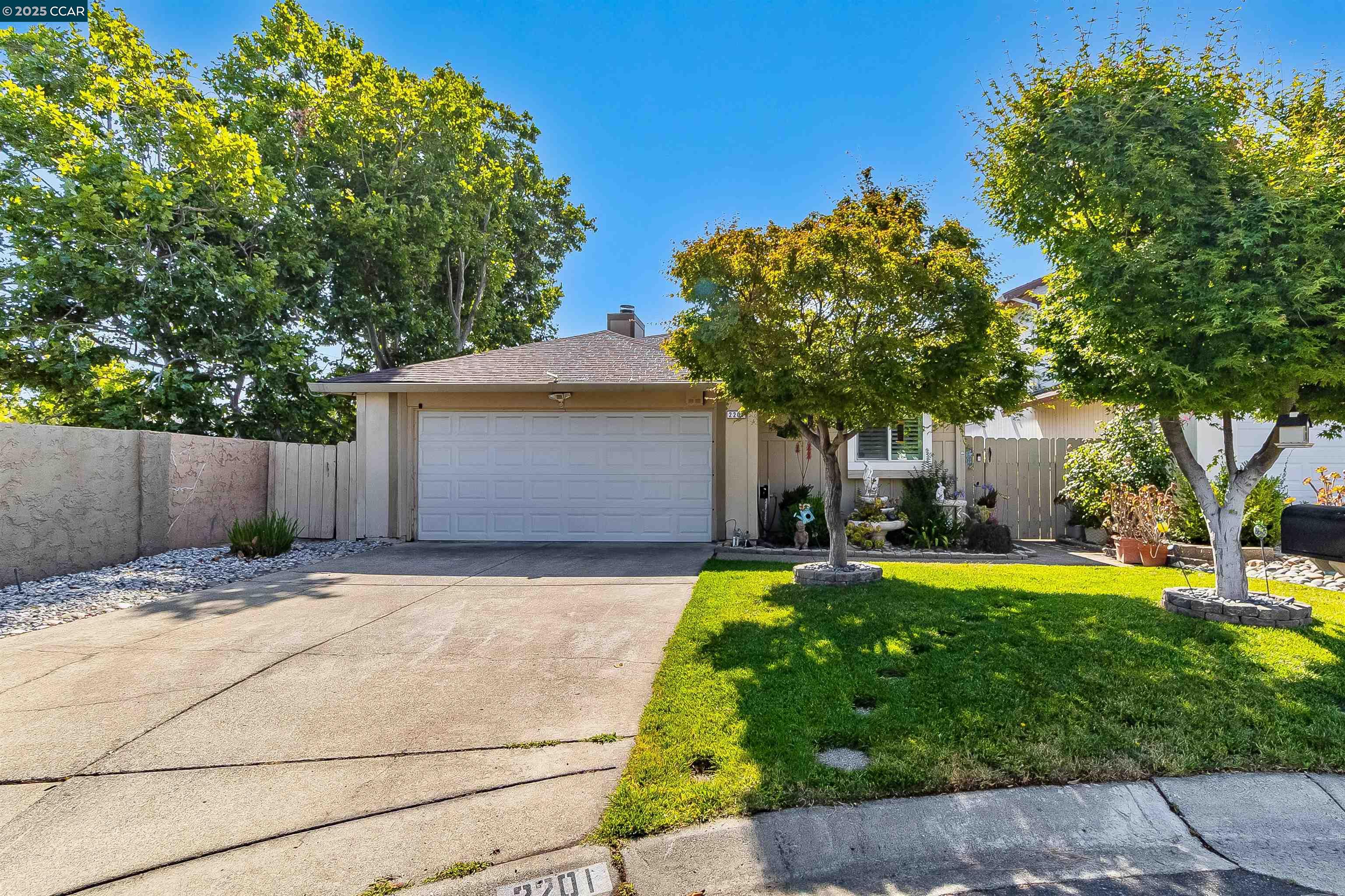 Detail Gallery Image 1 of 1 For 2201 Glenmount Dr, Pittsburg,  CA 94565 - 3 Beds | 2 Baths