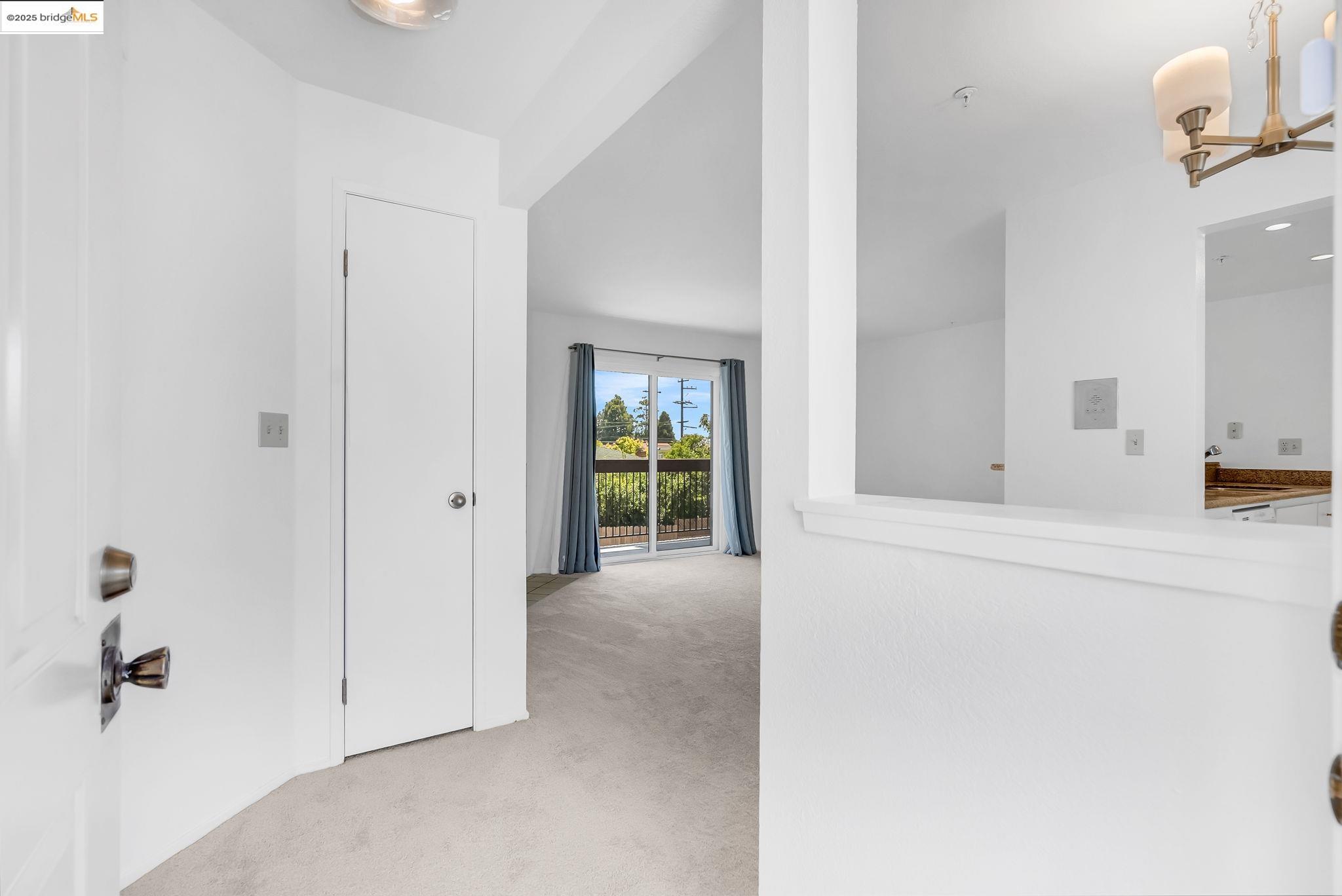 Photo #8: 41101694 Listing: Photo #8