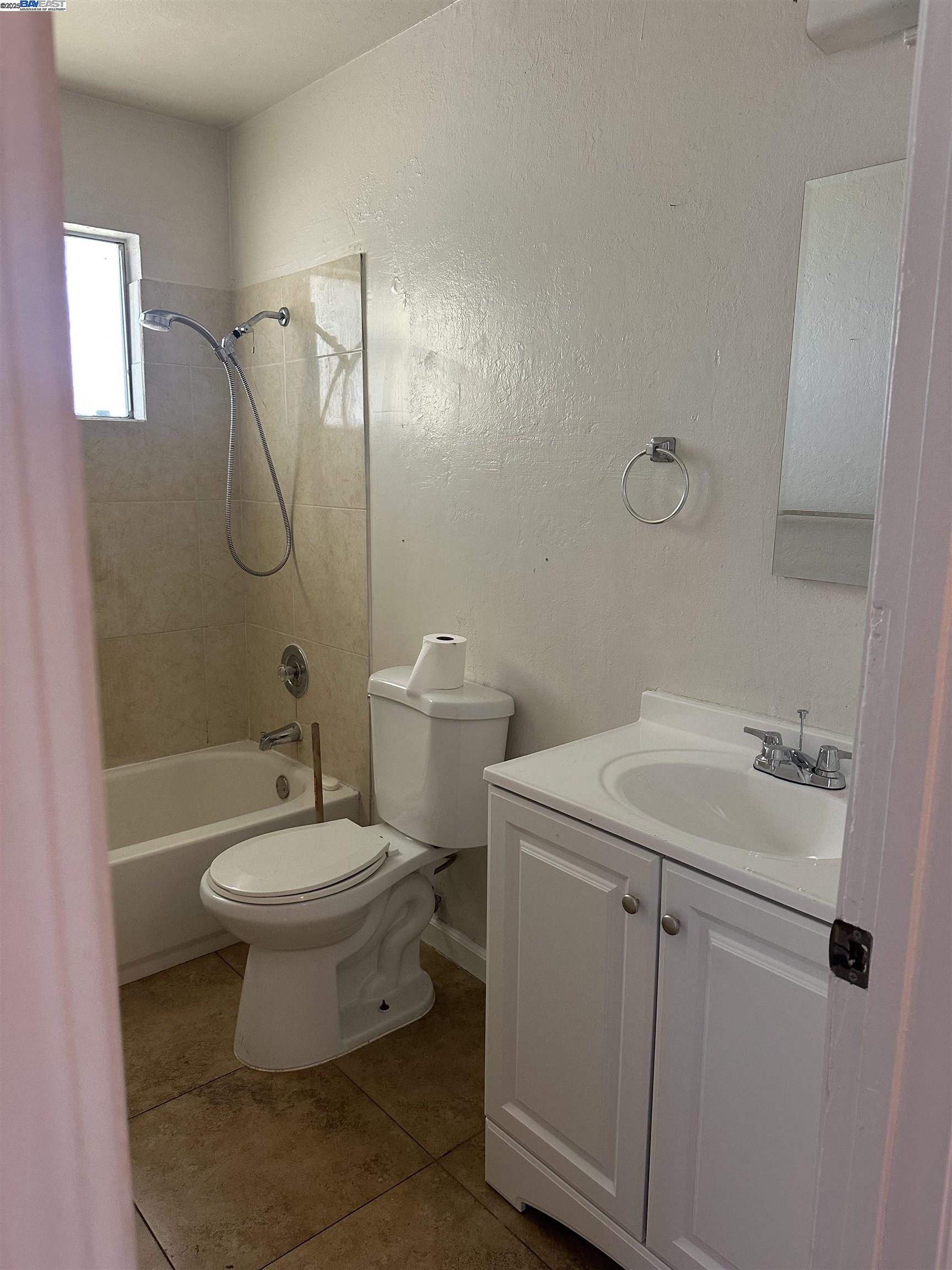 Photo #8: 41101706 Listing: Photo #8