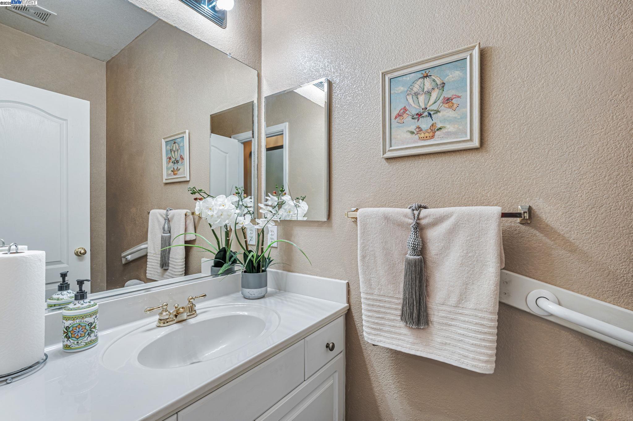Detail Gallery Image 41 of 50 For 4220 Lifescapes Dr, Modesto,  CA 95356 - 3 Beds | 2/1 Baths