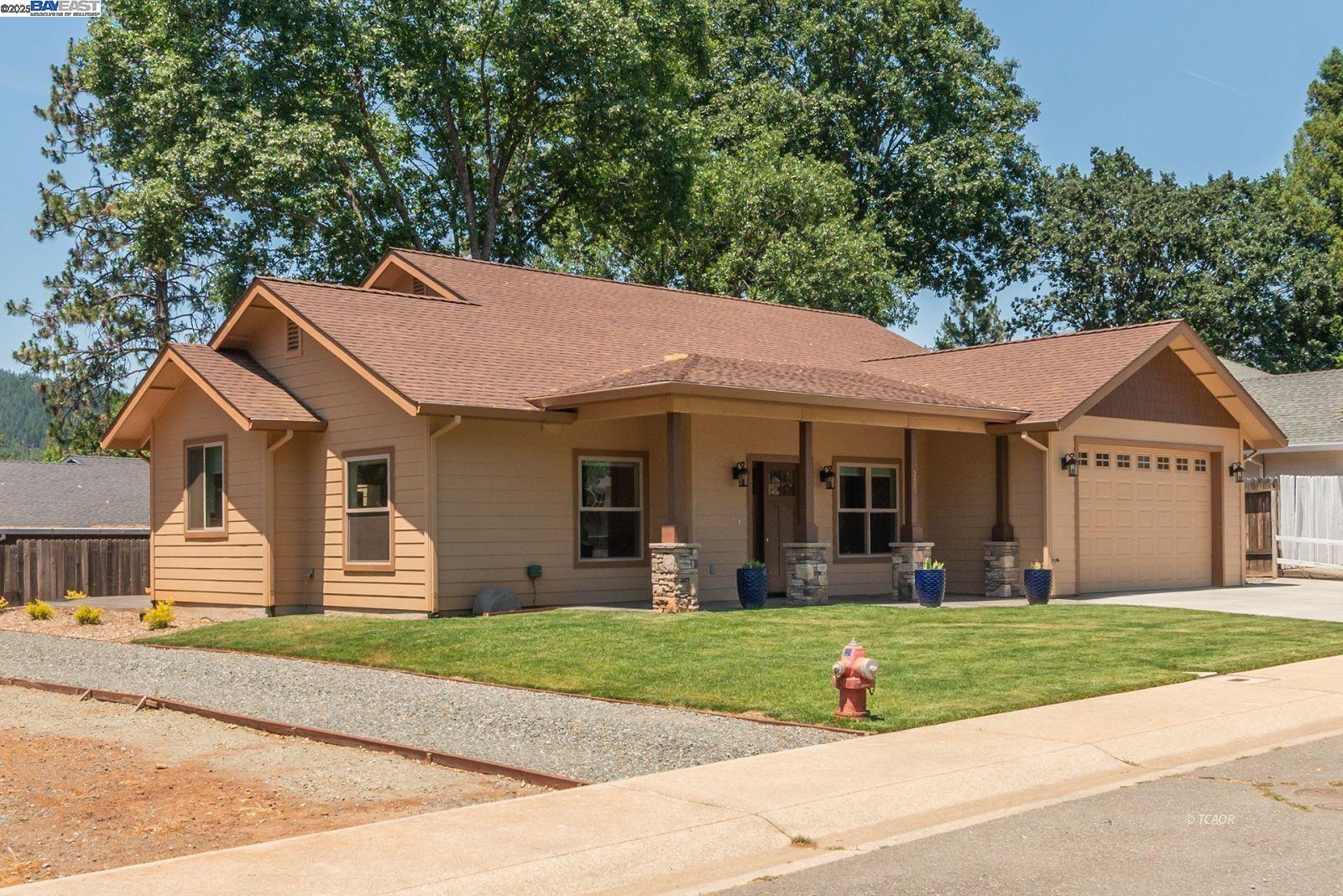 Detail Gallery Image 1 of 49 For 220 Fairway Dr., Weaverville,  CA 96093 - 3 Beds | 2 Baths