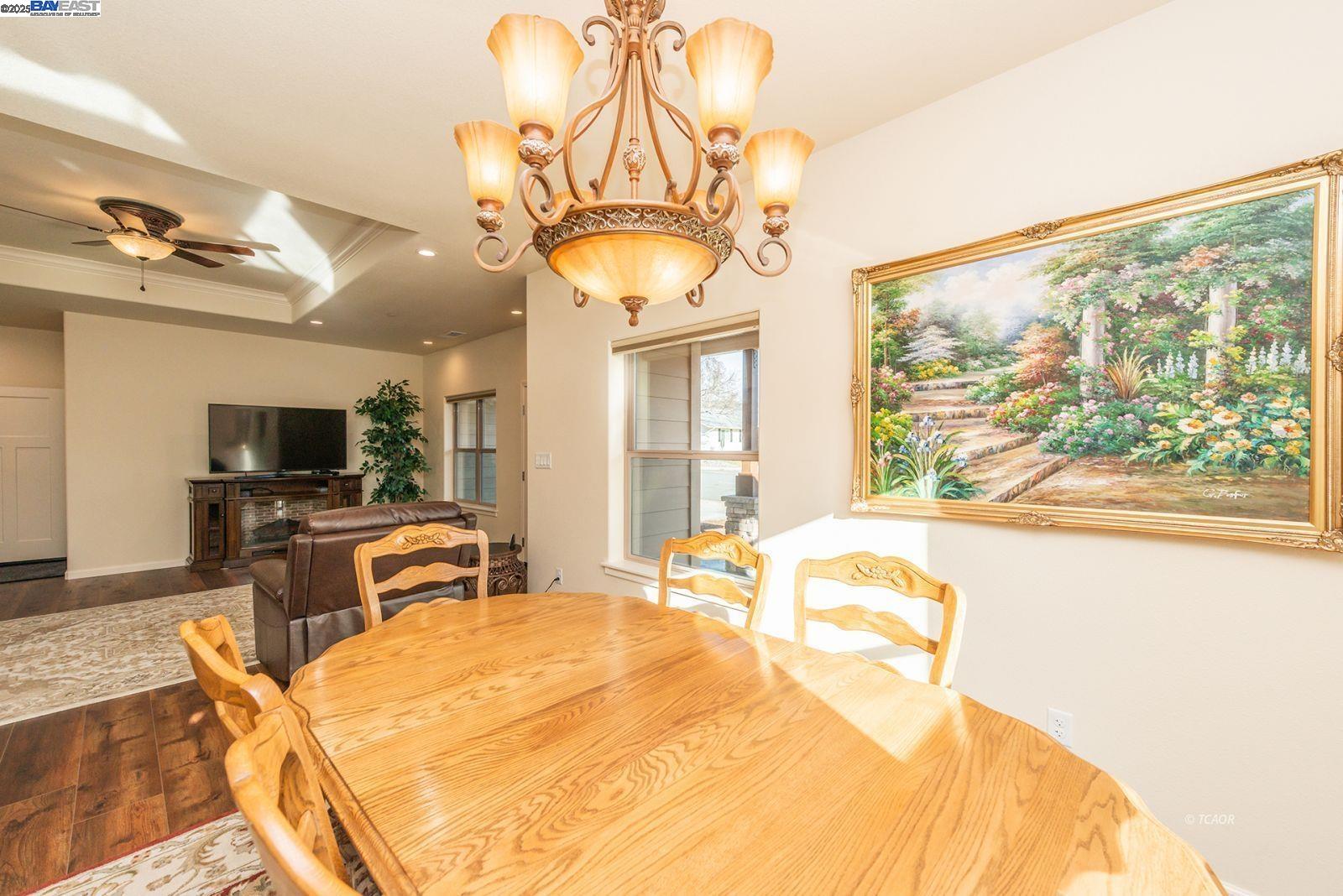 Detail Gallery Image 12 of 49 For 220 Fairway Dr., Weaverville,  CA 96093 - 3 Beds | 2 Baths