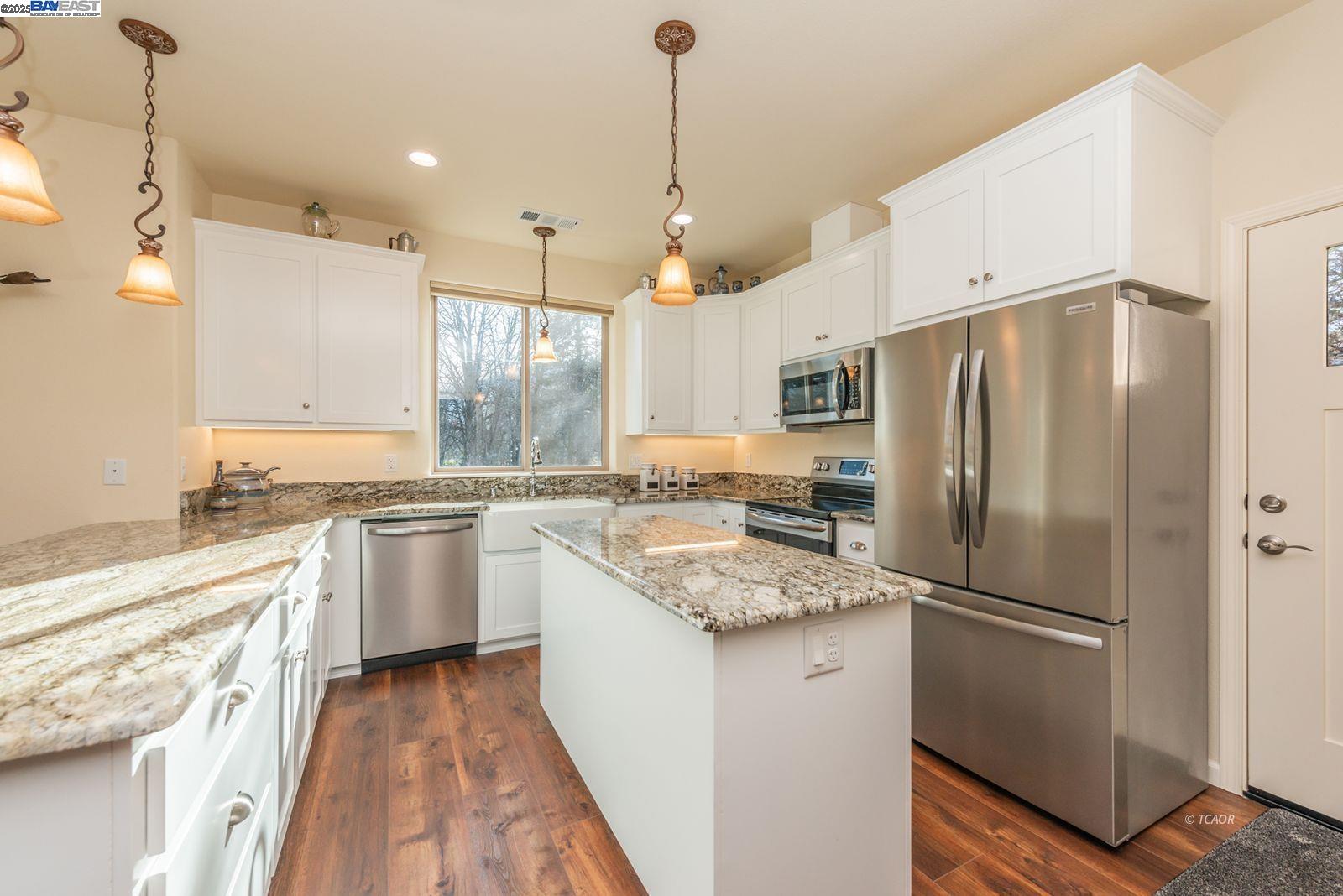 Detail Gallery Image 15 of 49 For 220 Fairway Dr., Weaverville,  CA 96093 - 3 Beds | 2 Baths